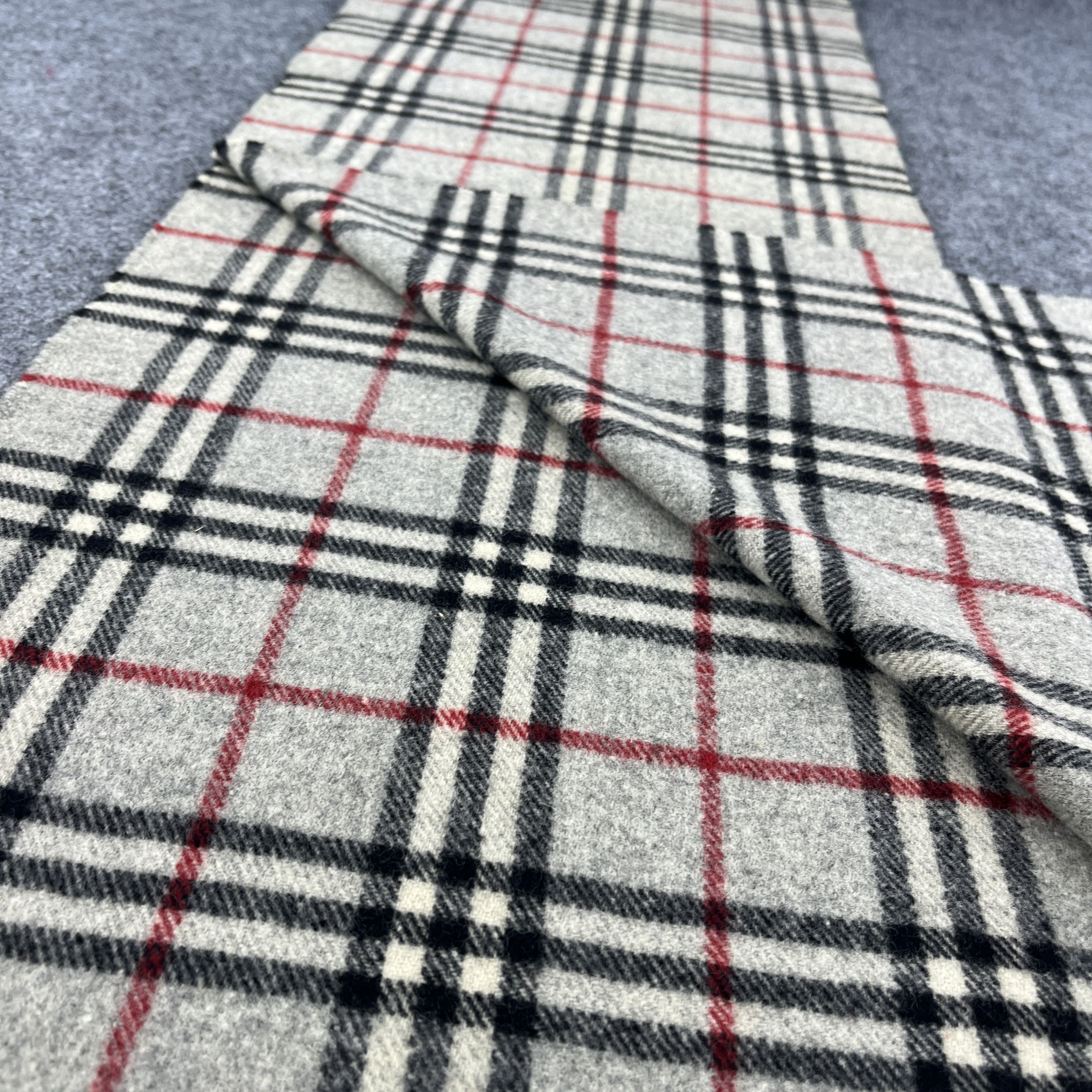 Burberry Burberry Scarf / Muffler / Neckwear T1238 Size ONE SIZE - 12 Thumbnail