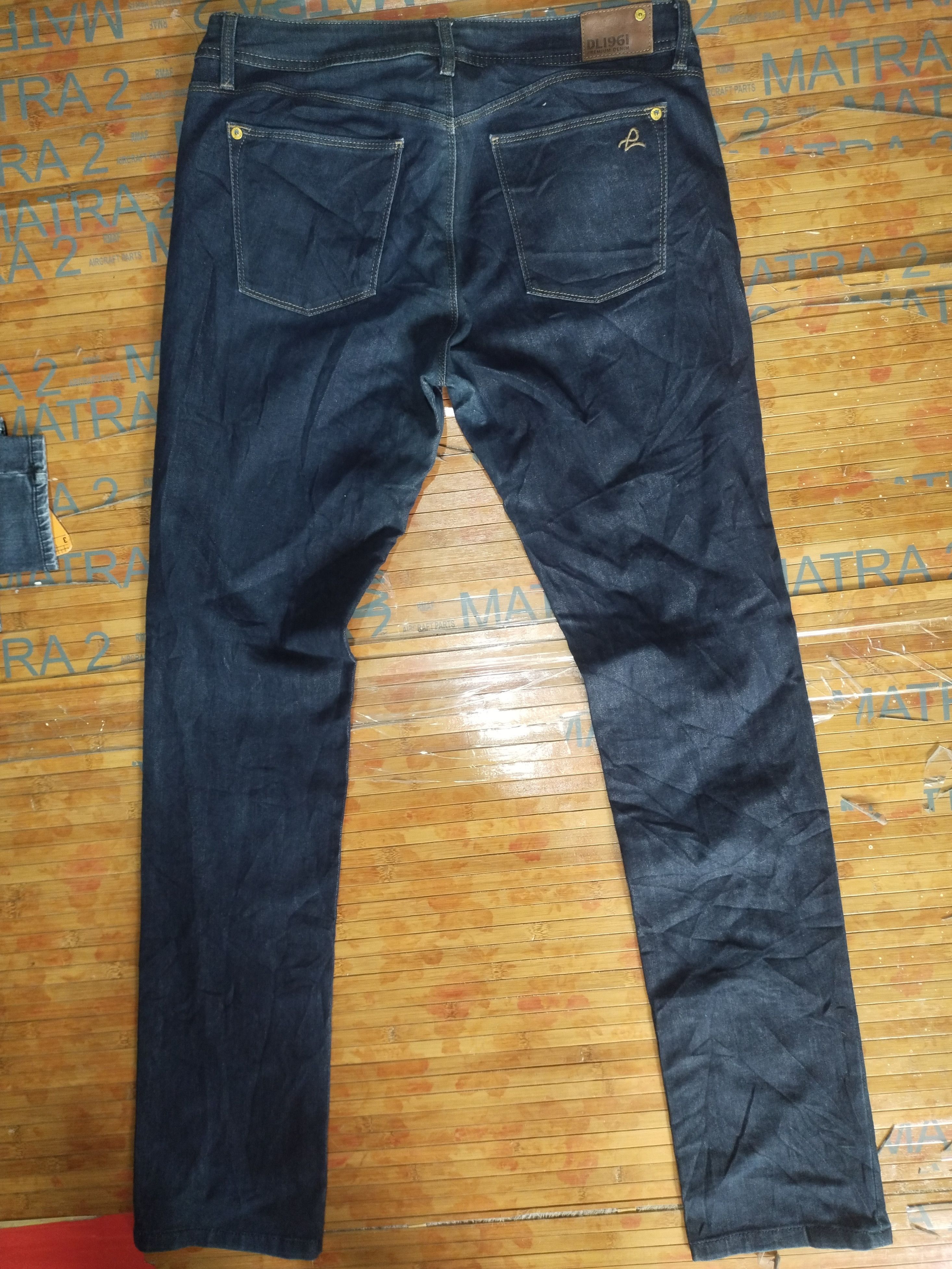 DL1961 Jeans Stretch DL1961 Grace Straight Sz 32" Size 32" / US 10 / IT 46 - 3 Thumbnail