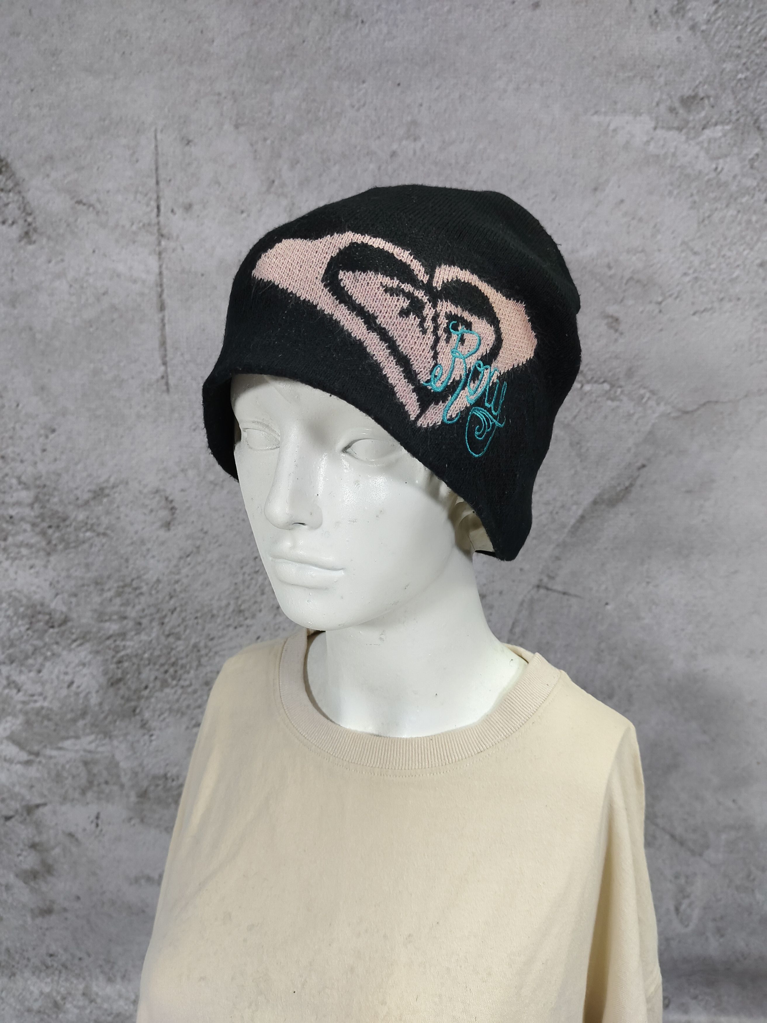 Quiksilver 2000s Roxy- Feminine Surf Skate Y2K Aesthetic Beanie Hat Size ONE SIZE - 1 Thumbnail