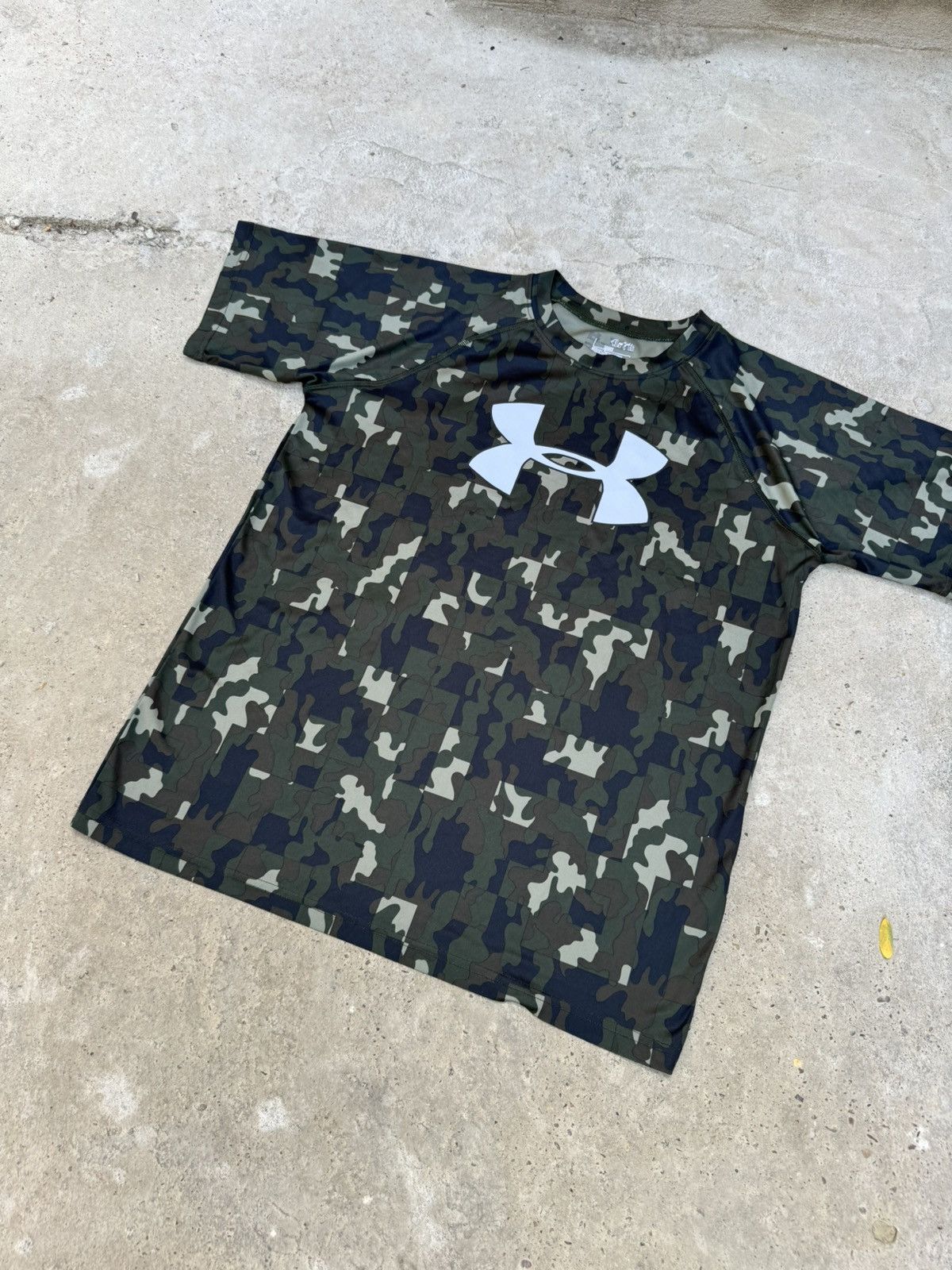 Under Armour VINTAGE UNDERARMOUR CAMO TSHIRT Size US L / EU 52-54 / 3 - 3 Thumbnail