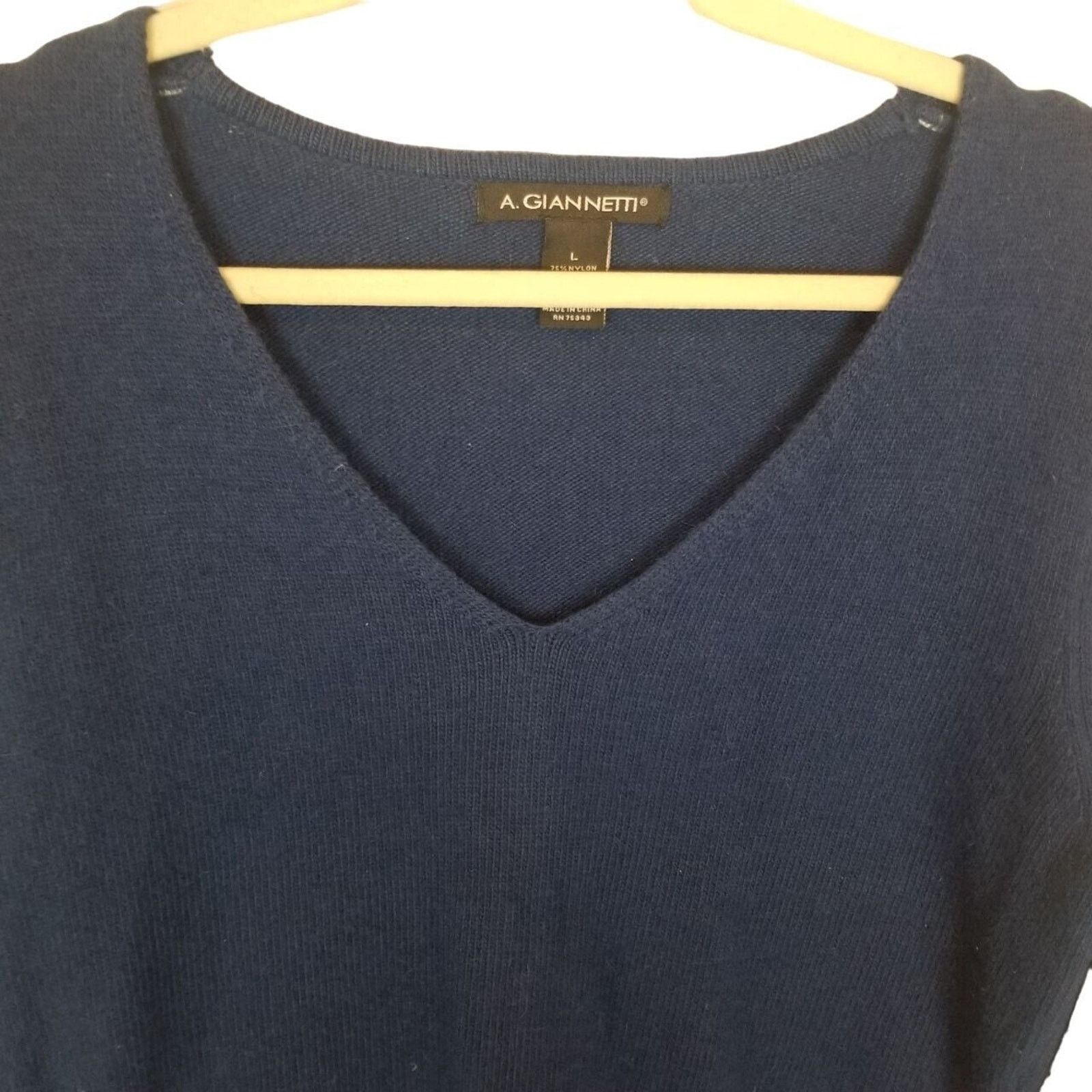 Vintage A Giannetti Womens Wool Angora V-Neck Sweater L Minimalist Size L / US 10 / IT 46 - 2 Thumbnail