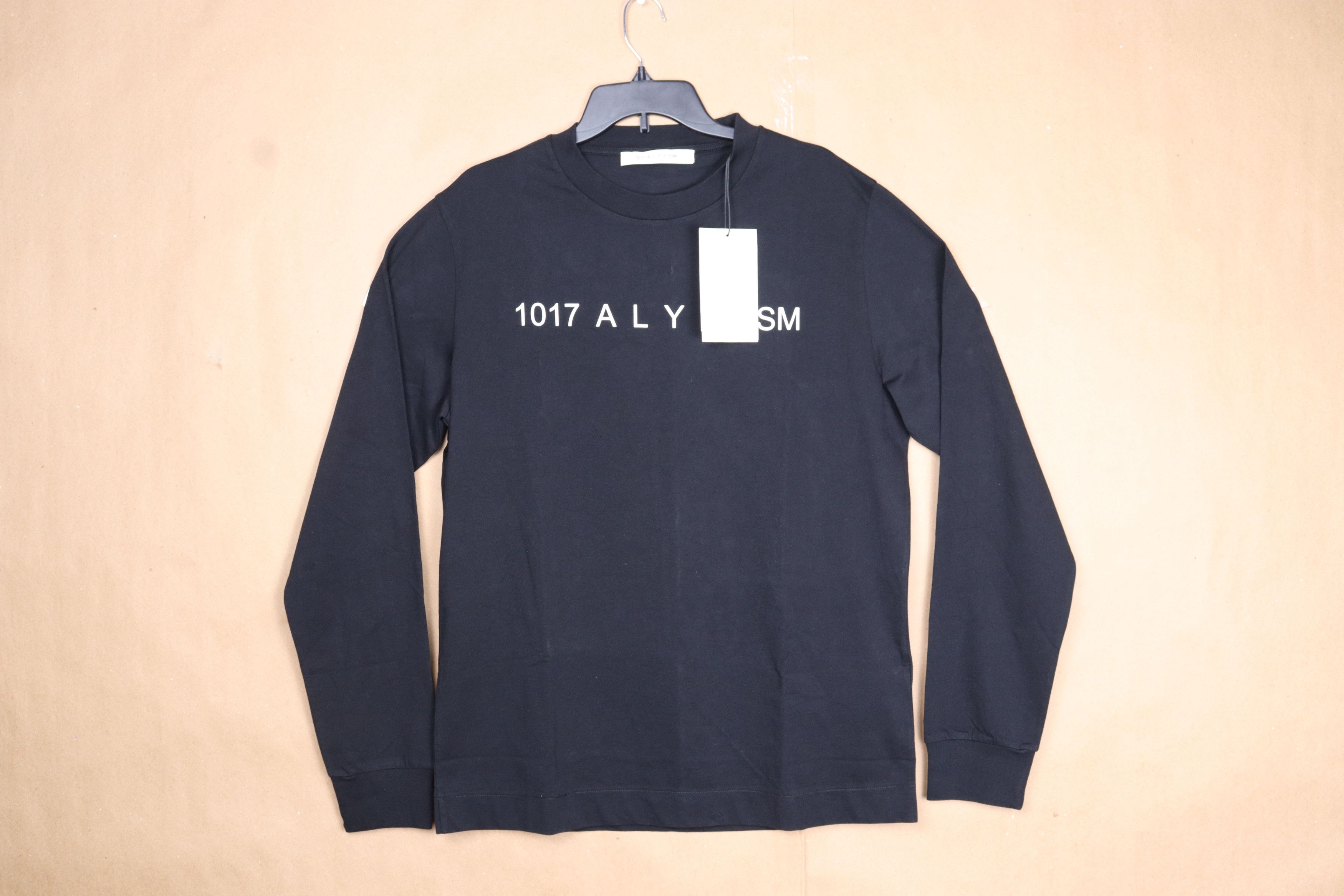 o1rshd10124 Logo L/S Tee in Black