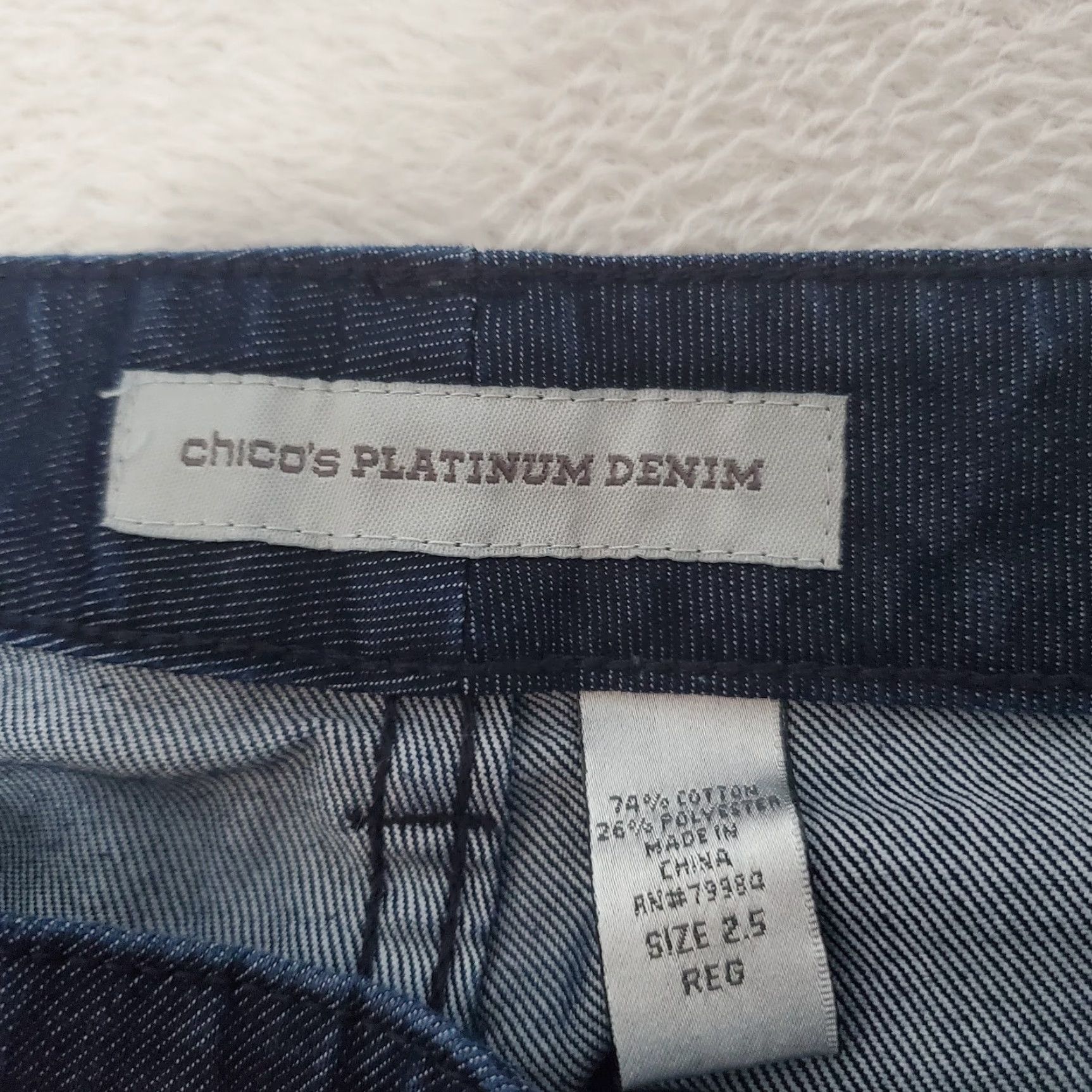 Vintage Chicos Jeans Women 14 Boot Cut Denim 5-Pocket Blue Dark Wash Ultimate Fit Regular Rise High Inseam 30 Size 36" / US 14 / IT 50 - 3 Thumbnail