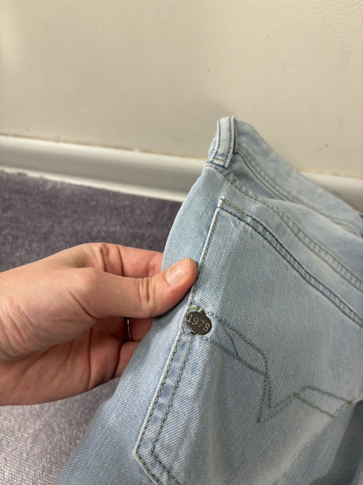Diesel Diesel Waykee Regular Straight NWT Light Blue Denim Jeans Size US 31 - 21 Thumbnail
