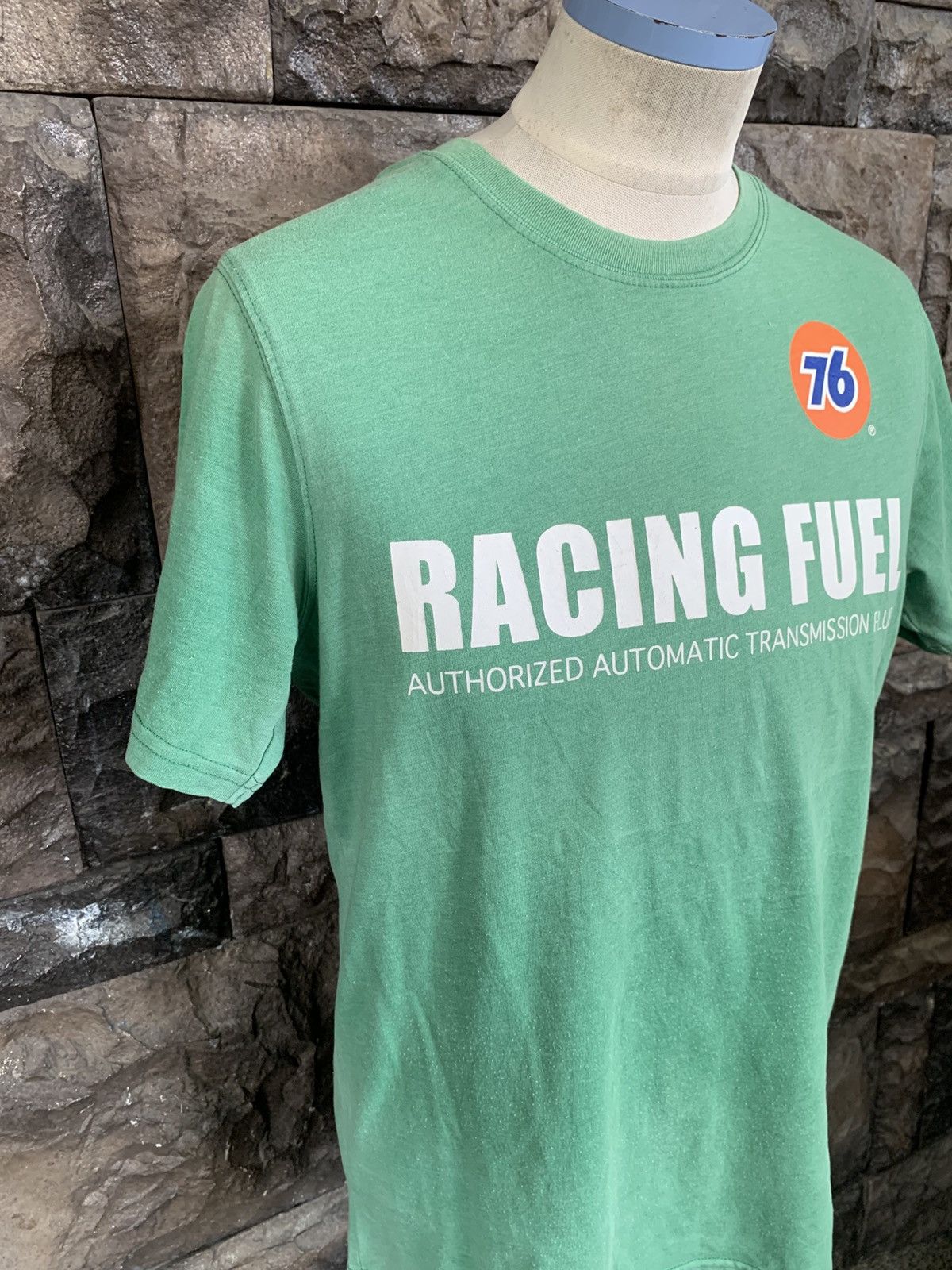Vintage Vintage Union 76 Racing Fuel T Shirt Size US L / EU 52-54 / 3 - 4 Thumbnail