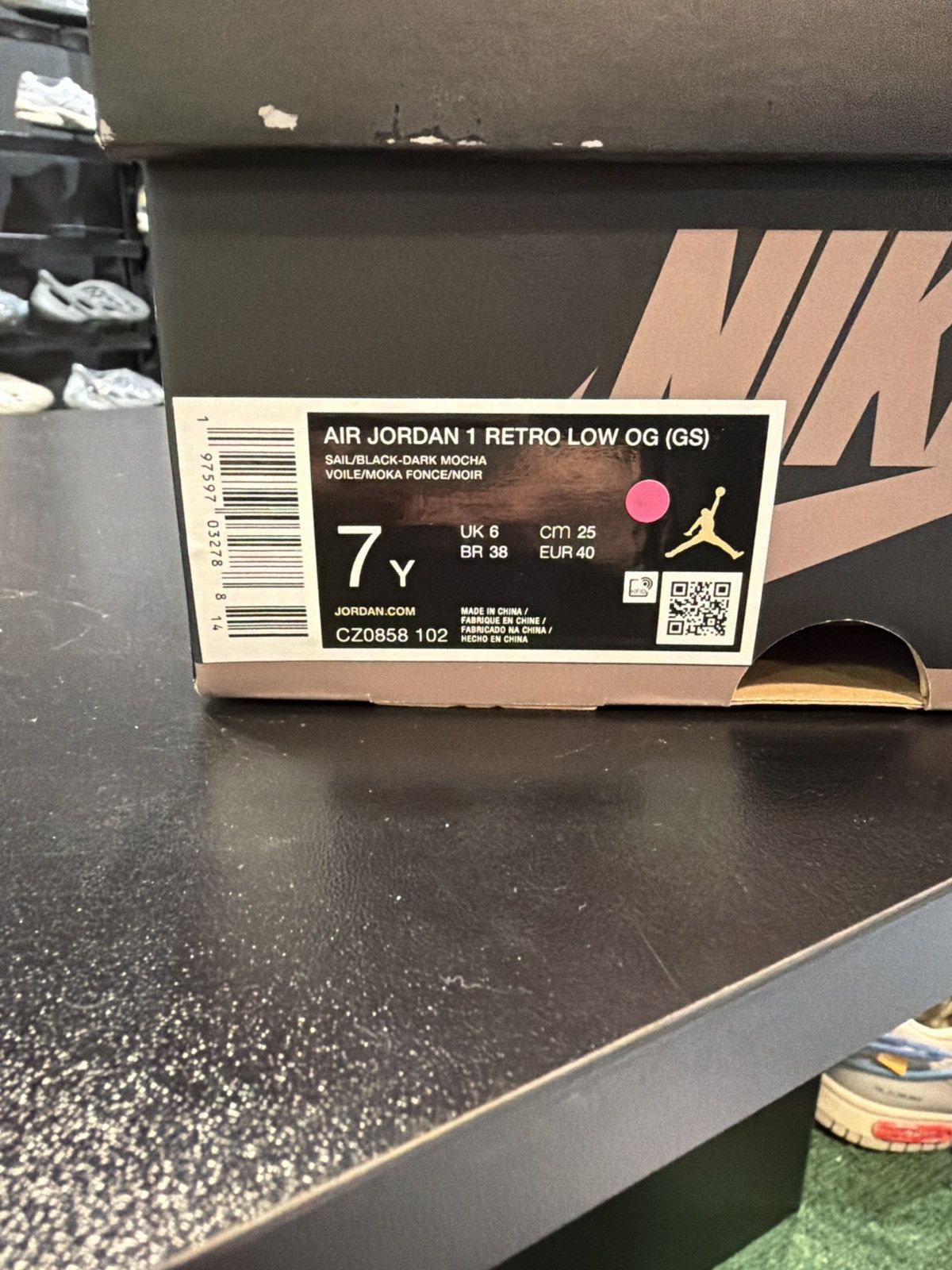 Jordan Brand Jordan 1 Low mocha Size-7y Brand New Quick Shipping Size US 7 / EU 40 - 8 Thumbnail