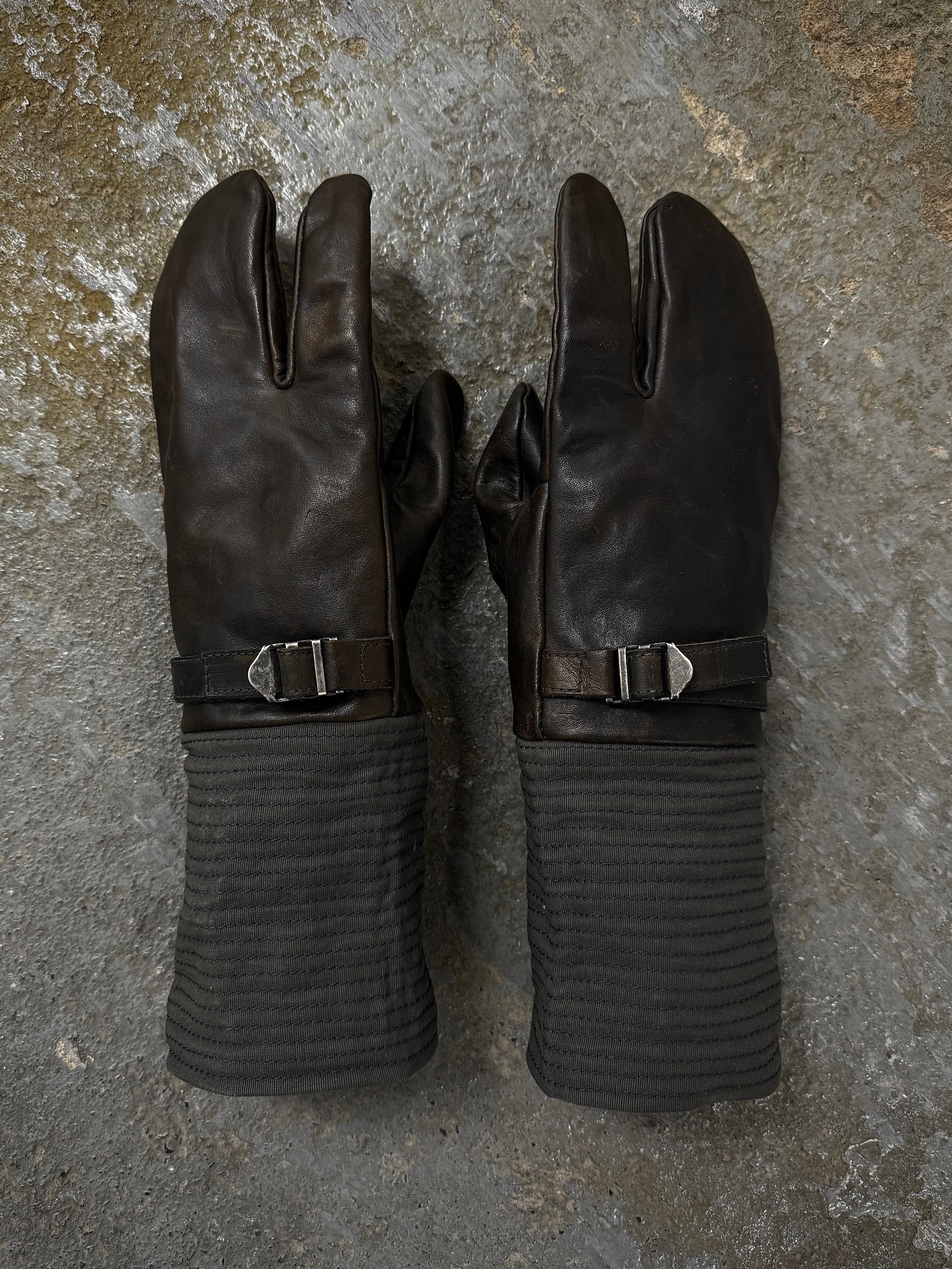 Deepti DEEPTI Collection Wired Trigger Horse Leather Gloves Size ONE SIZE - 1 Thumbnail