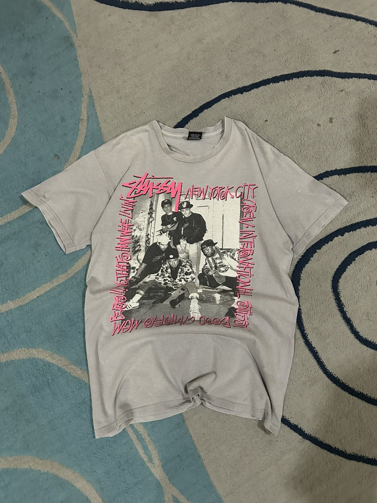 Stussy NEW YORK CITY グラフィックTシャツ Stussy NEW YORK CITY グラフィックTシャツ - メルカリ