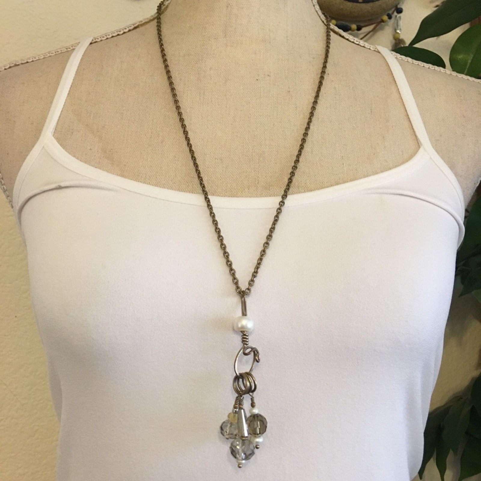 Vintage Vintage faceted glass cluster brass tone necklace Size ONE SIZE - 1 Thumbnail