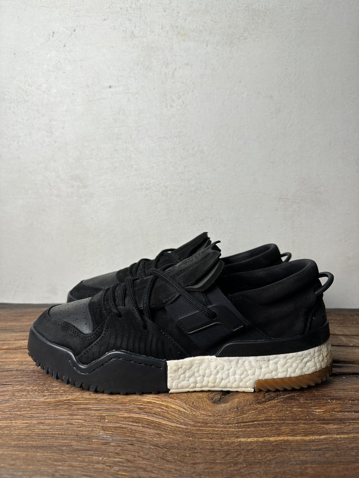 Adidas × Alexander Wang adidas AW BBall Lo Alexander Wang Core Black Size US 10.5 / EU 43-44 - 1 Thumbnail