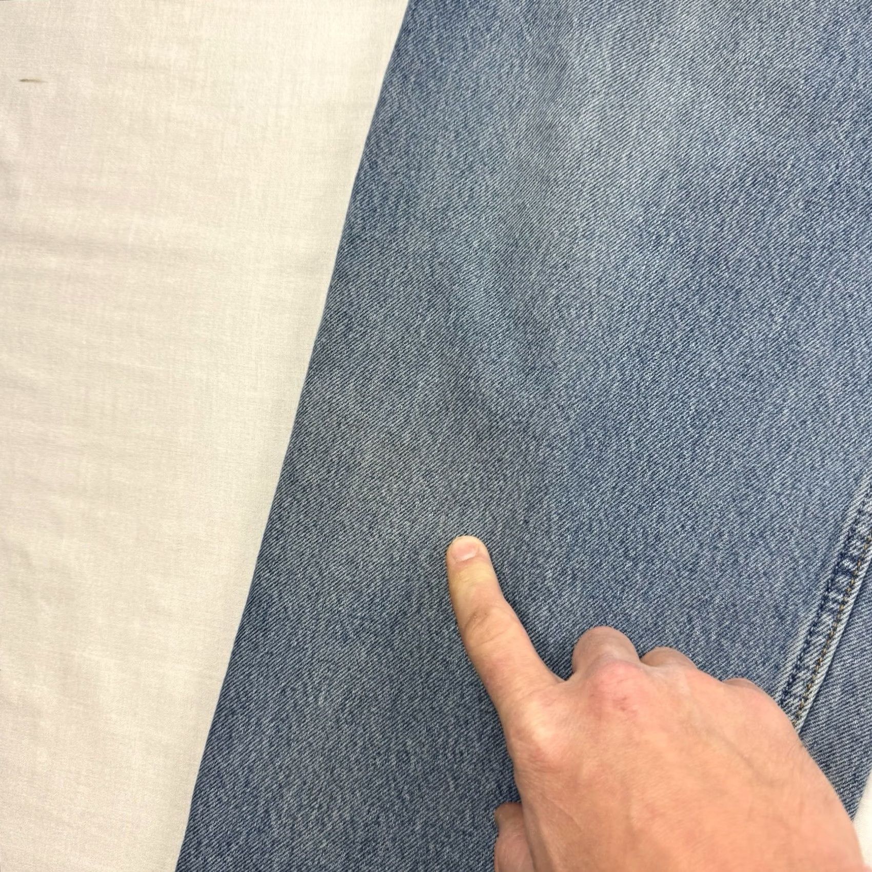 Levi's Vintage Levi'S 560 Jeans Adult Men Blue 38x30 Fit Relaxed Tapered Worn Stains 90s Y2K Size US 38 / EU 54 - 6 Thumbnail