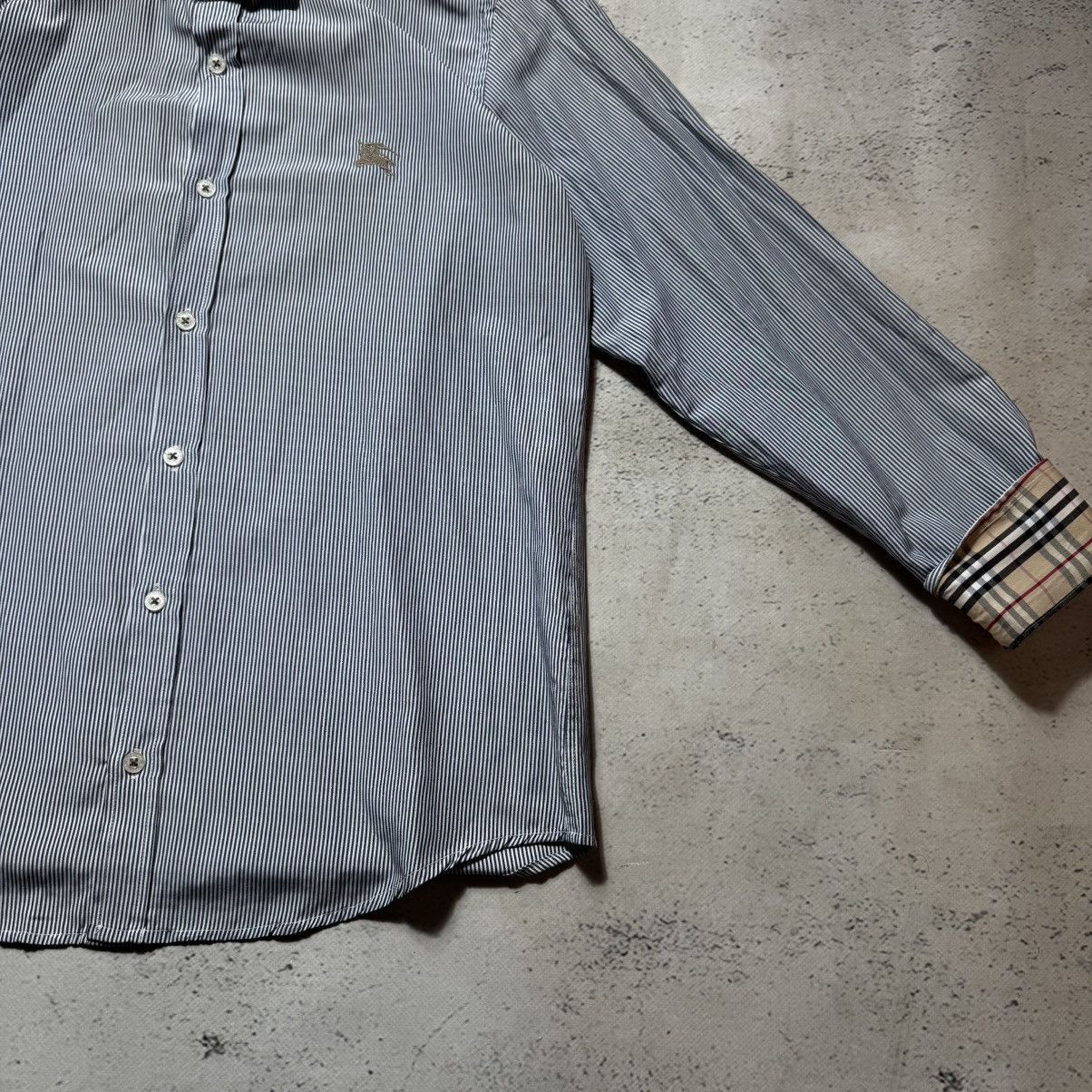 Burberry vintage burberry Signature plaid shirt with large logo. Size US M / EU 48-50 / 2 - 4 Thumbnail