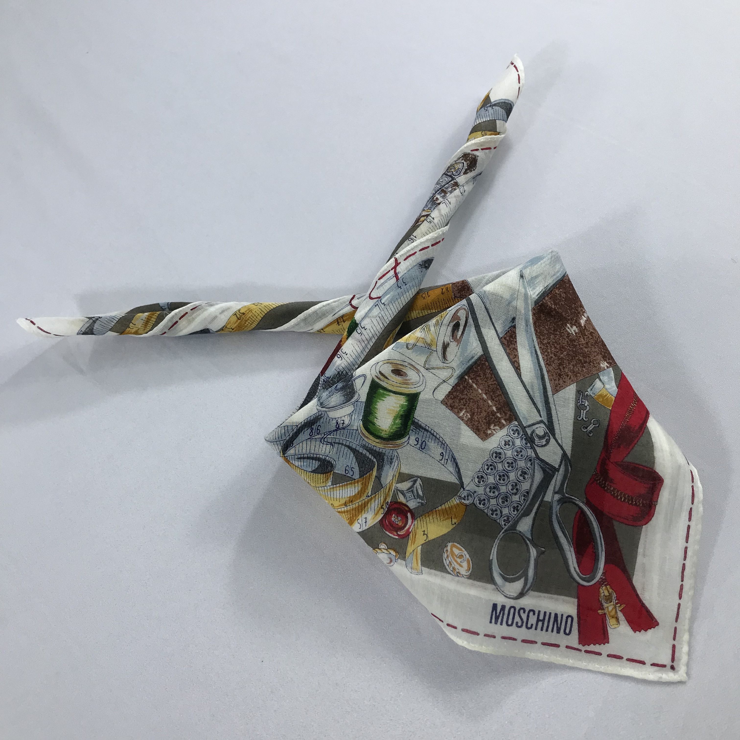 Vintage Vintage Moschino Bandana / Handkerchief / Neckerchief -S1981 Size ONE SIZE - 4 Thumbnail