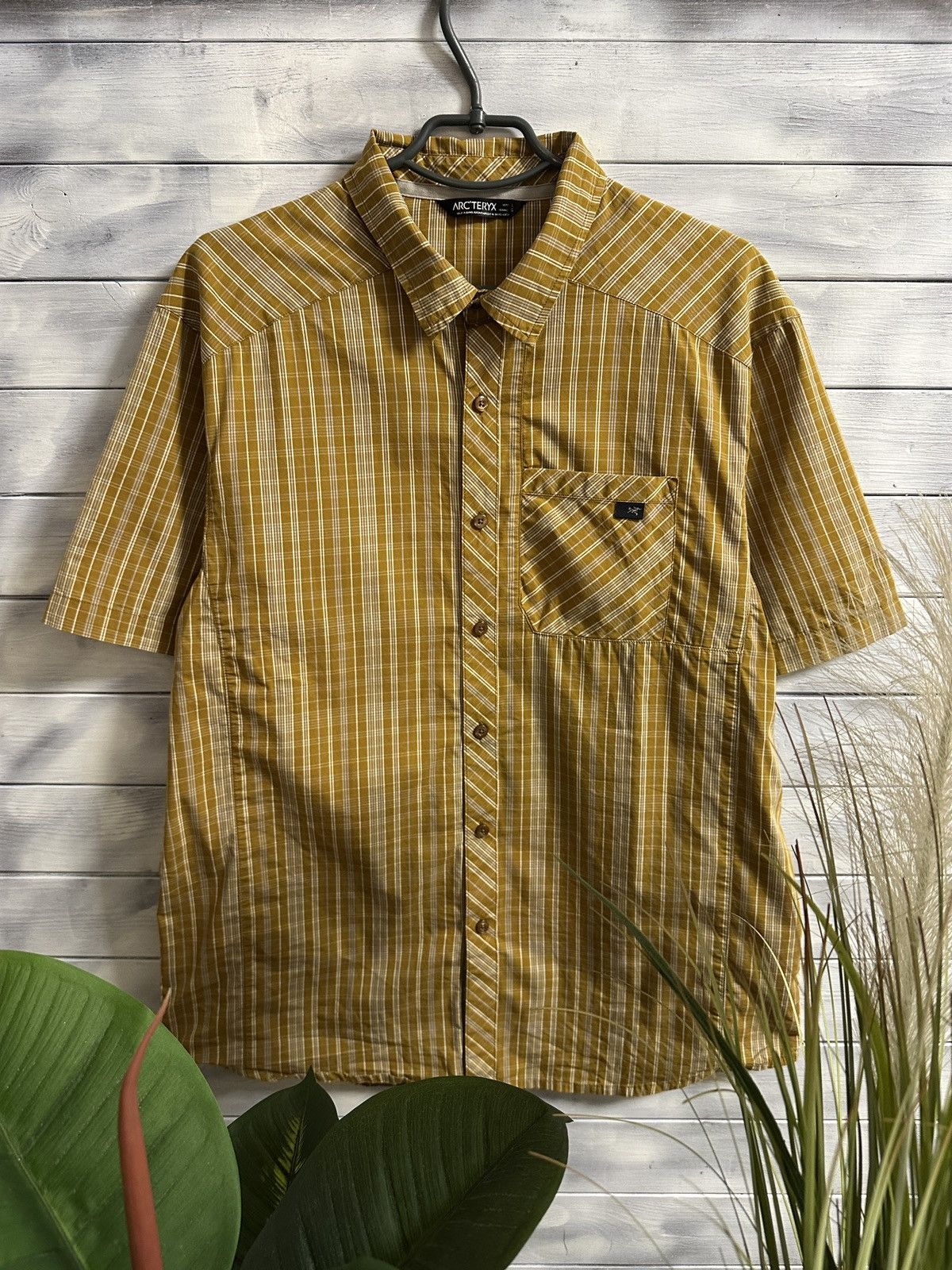 Arc'teryx Rare Button Shirt Arcteryx Outdoor Style. Size US L / EU 52-54 / 3 - 1 Thumbnail