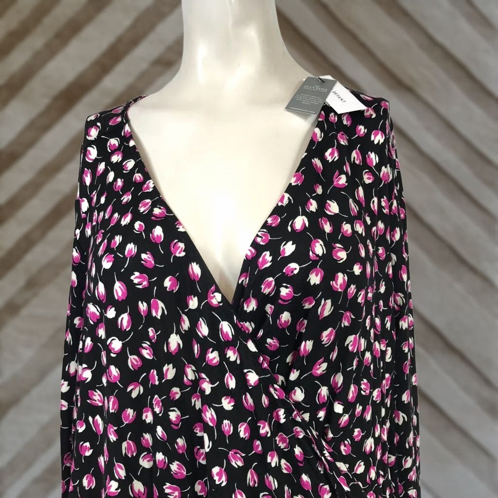 Vintage LANE BRYANT - WOMEN'S 26/28 - BLACK FLORAL LONG SLEEVE CRISS CROSS V NECK TOP Size 4XL / US 24-26 - 1 Thumbnail