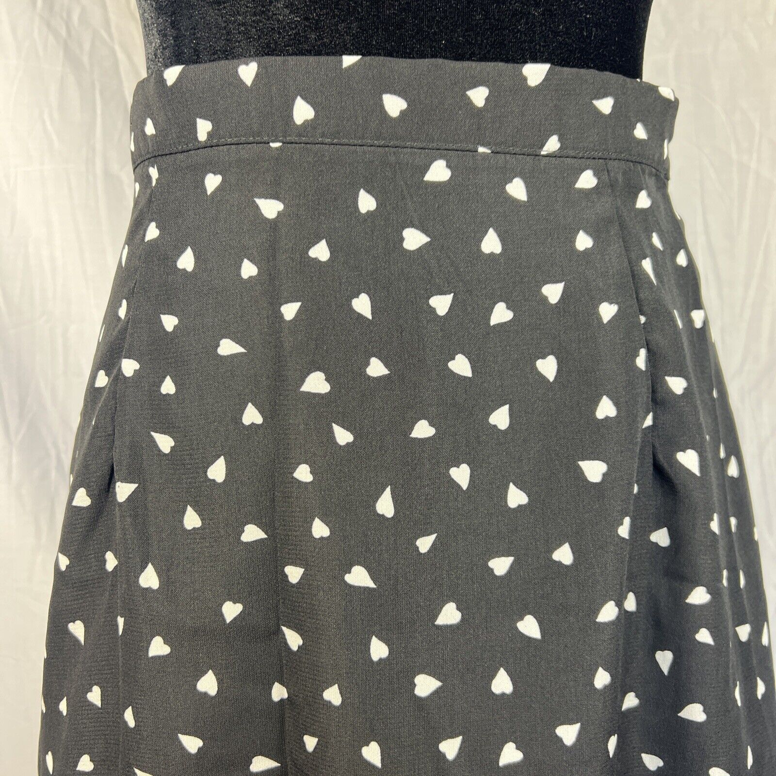 Nasty Gal Nasty Gal Black Asymmetrical Skirt Size 6 White Hearts Size 28" / US 6 / IT 42 - 2 Thumbnail