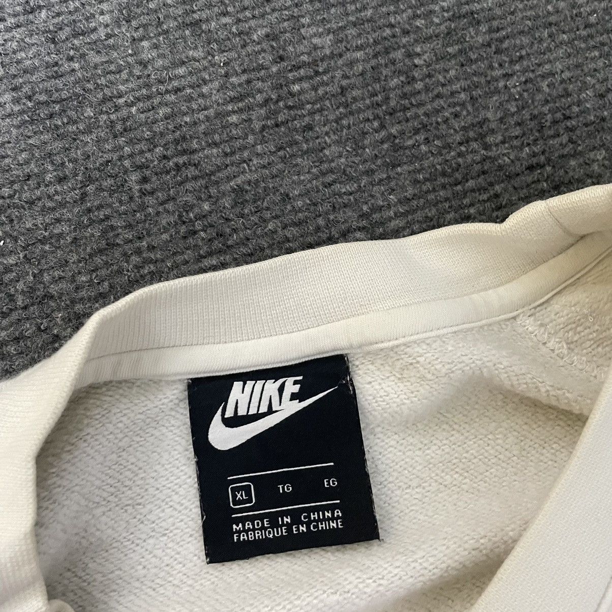 Nike × Vintage Y2K Nike Embroidered Centre Swoosh Side Tape Sweatshirt Size US L / EU 52-54 / 3 - 3 Thumbnail