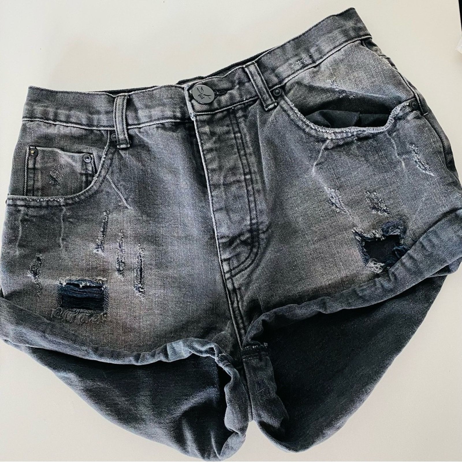 One Teaspoon ONE TEASPOON Mid Rise Bandits Distressed Black Denim Short Size 25" / US 0 / IT 36 - 1 Thumbnail