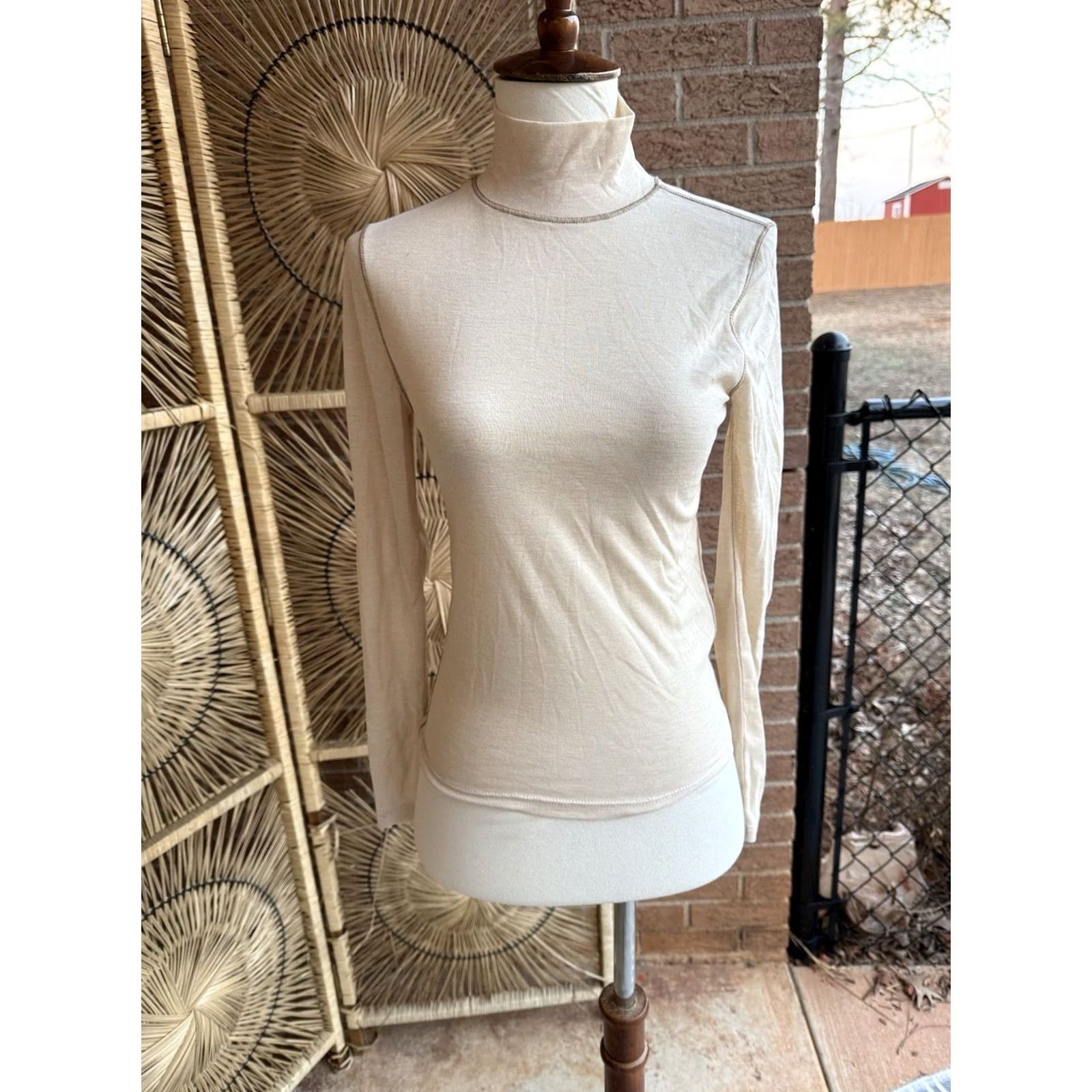 Madewell Madewell Ribbed Turtleneck Long Sleeve Top Women’s XS Oat Beige Knit Slim Ribbed Neckline Size XS / US 0-2 / IT 36-38 - 2 Thumbnail