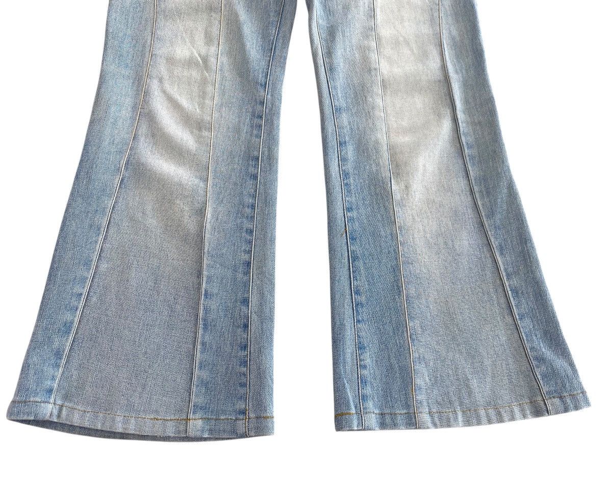 Japanese Brand Japanese Brand Light Wash Arrow Line Style Flare Jeans Size US 30 / EU 46 - 5 Thumbnail