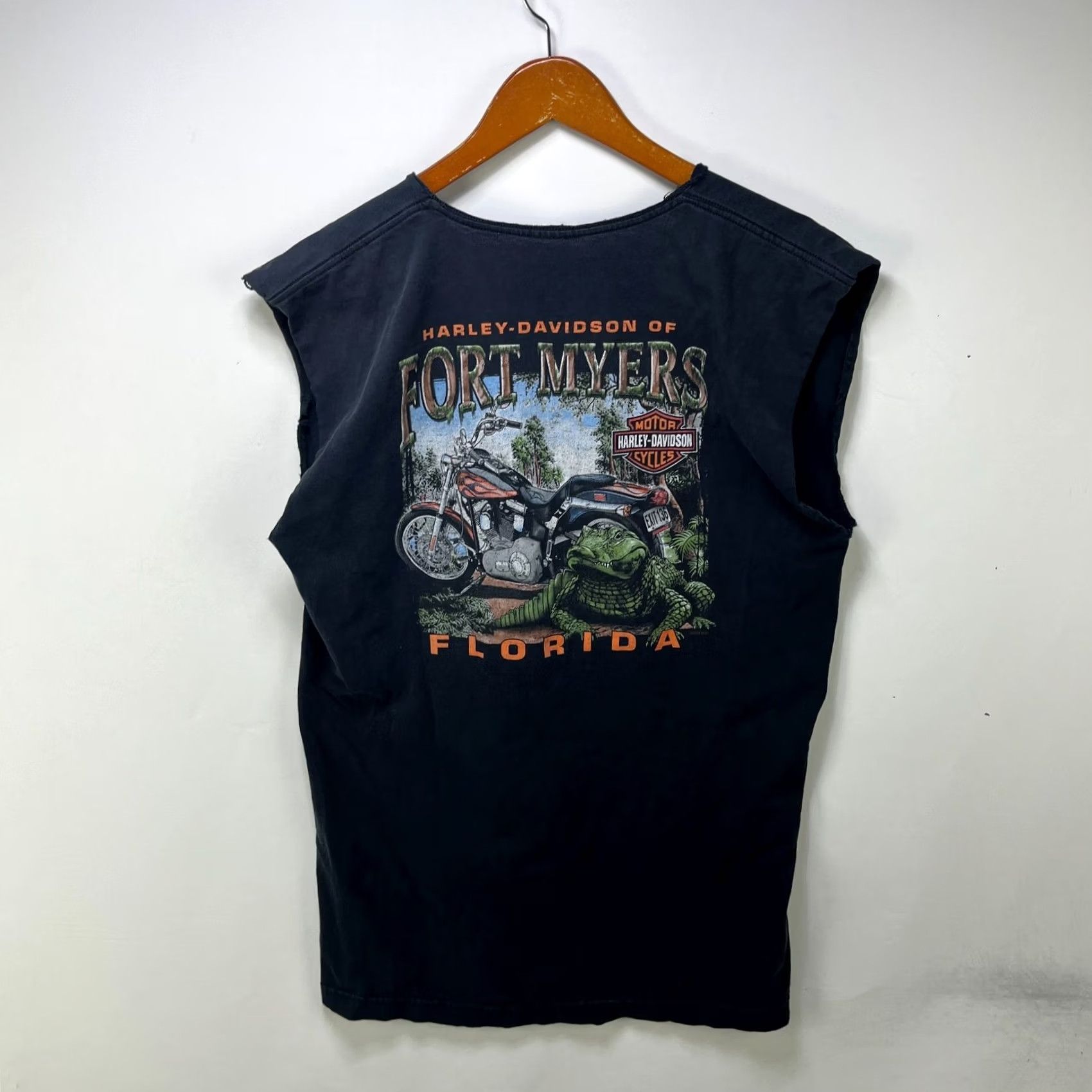 Harley Davidson VINTAGE Harley-Davidson Flames Sun Faded Sleeveless Shirt XL Men Black 90s Logo T-Shirt Clothing Size US XL / EU 56 / 4 - 4 Thumbnail
