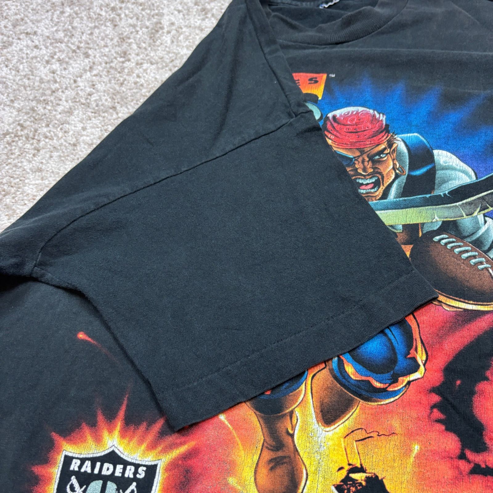 NFL × Salem Sportswear × Vintage Vintage 1994 Los Angeles Raiders Superhero Shirt Men's XL Size US XL / EU 56 / 4 - 7 Thumbnail