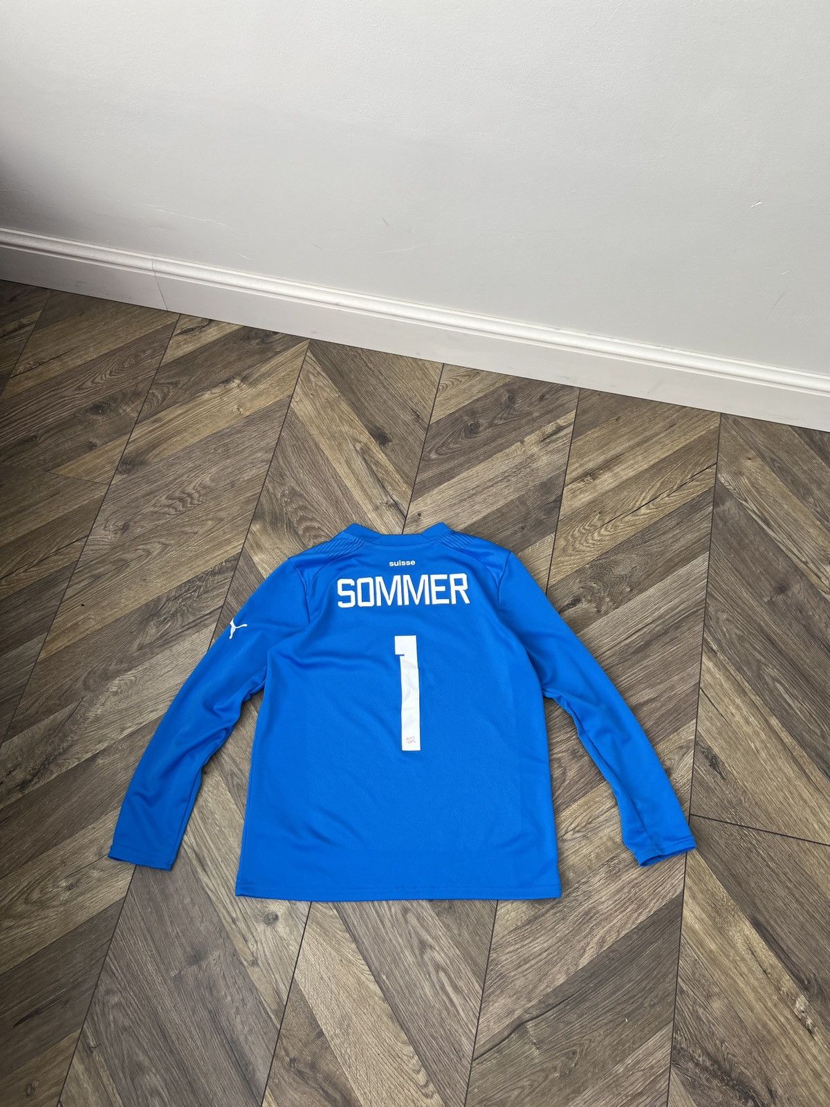 Puma Vintage Sommer Switzerland National Team Kids Jersey Size US XS / EU 42 / 0 - 12 Thumbnail