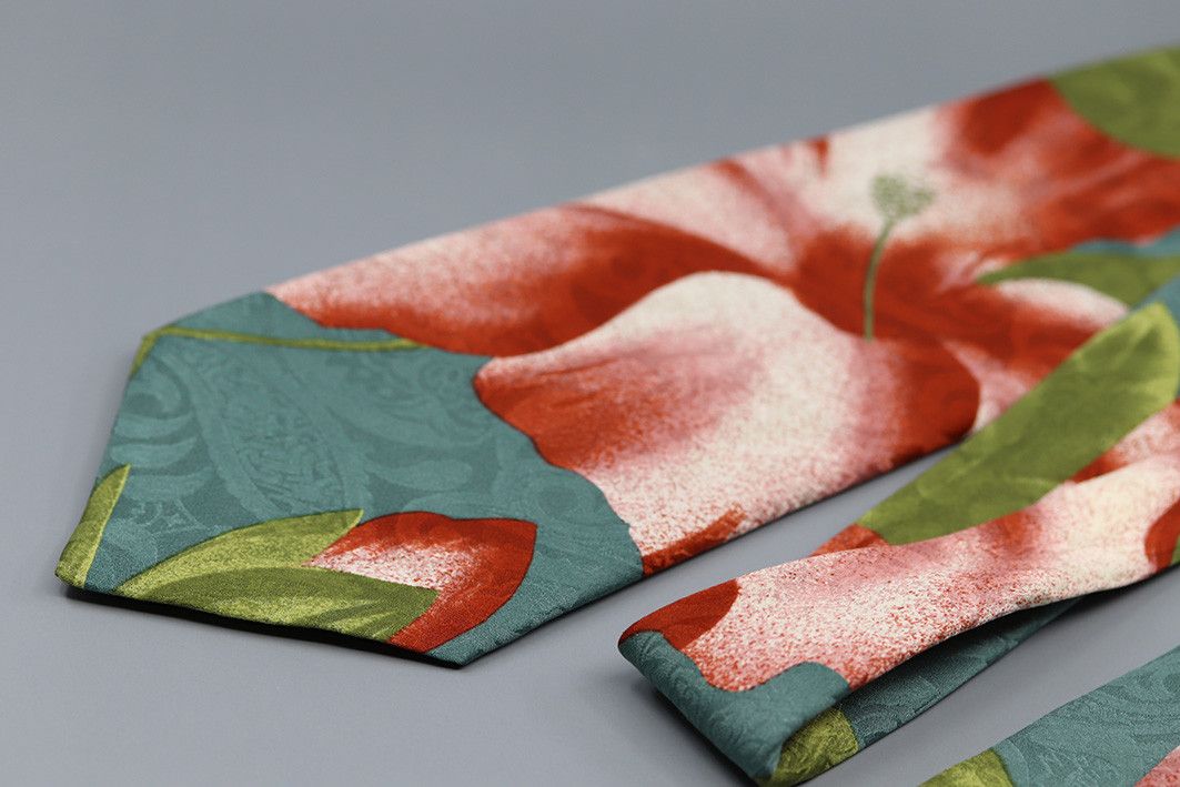 Other Gino Pilato Vintage Silk Tie with Bold Red Lily Floral Print Size ONE SIZE - 8 Thumbnail