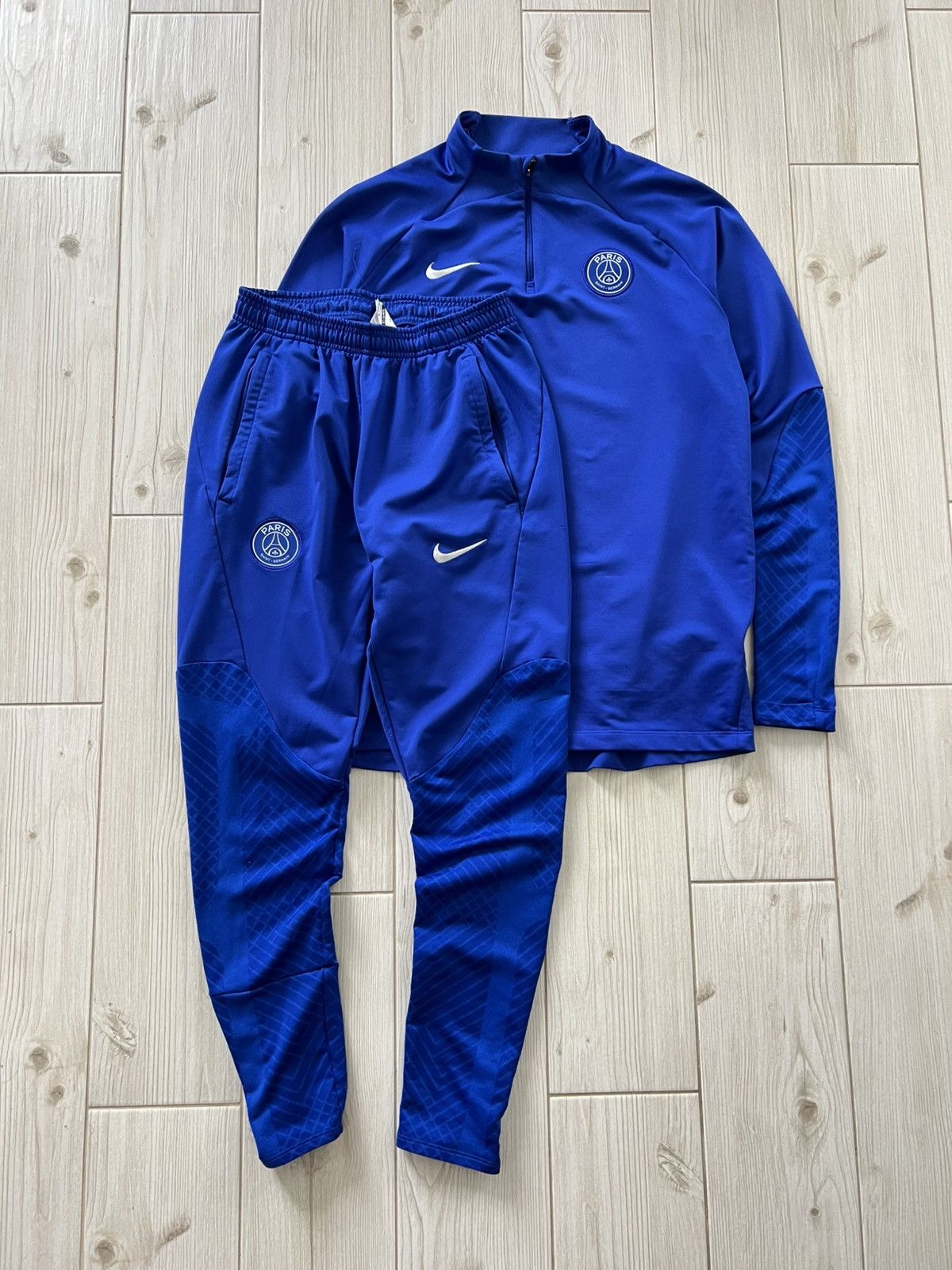 Nike Vintage Nike PSG Tracksuit Set Jacket Pants Football Soccer Size US S / EU 44-46 / 1 - 3 Thumbnail