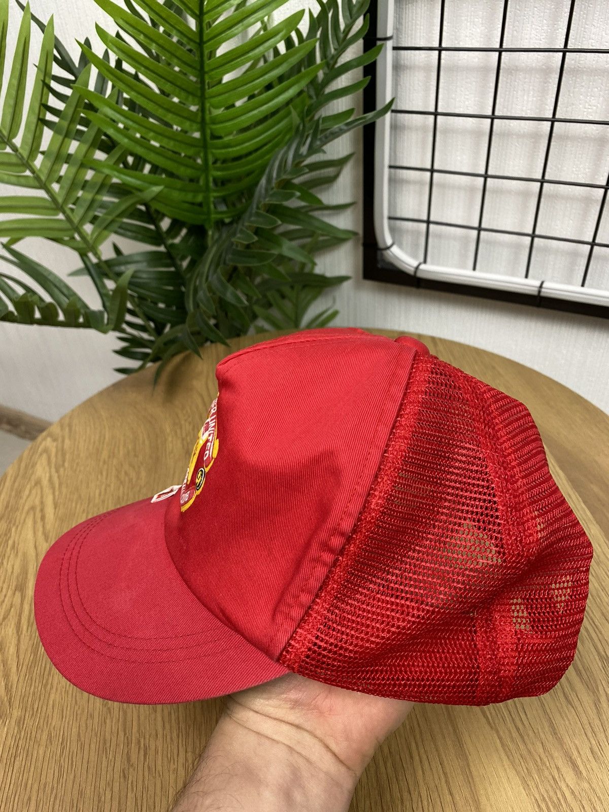 Vintage Vintage Manchester United Trucker Hat Football Cap Soccer Size ONE SIZE - 12 Thumbnail