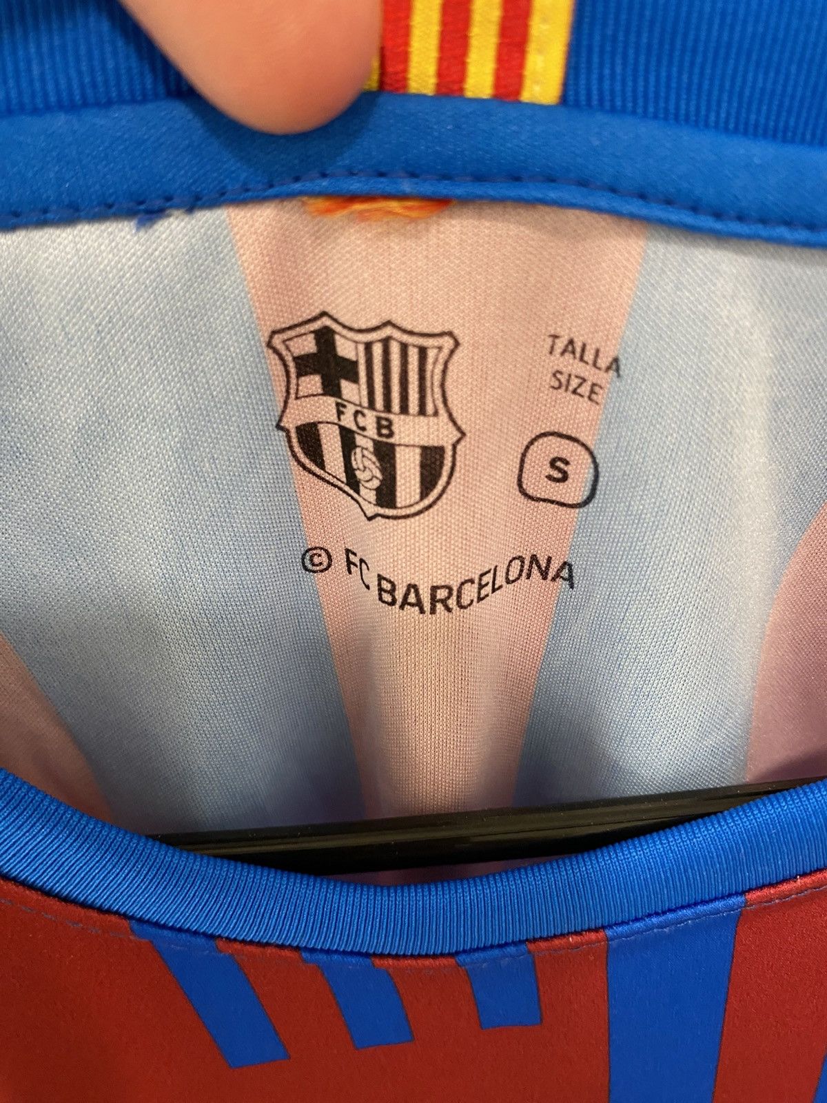 Other Authentic F.C. Barcelona Rakuten Unicef Jersey Size US S / EU 44-46 / 1 - 2 Thumbnail