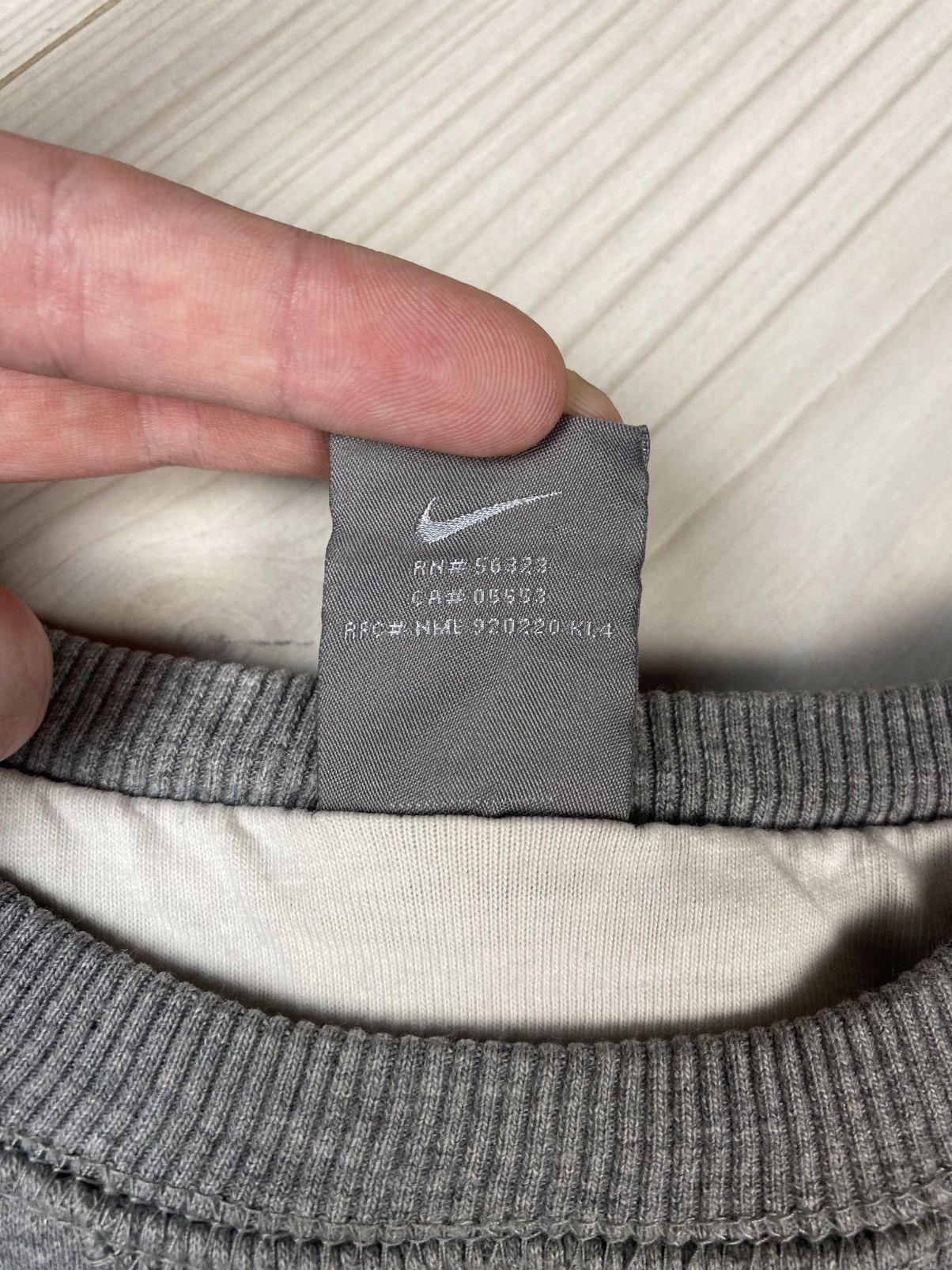 Vintage Vintage Nike small swoosh oversized sweatshirt y2k Size US XL / EU 56 / 4 - 8 Thumbnail