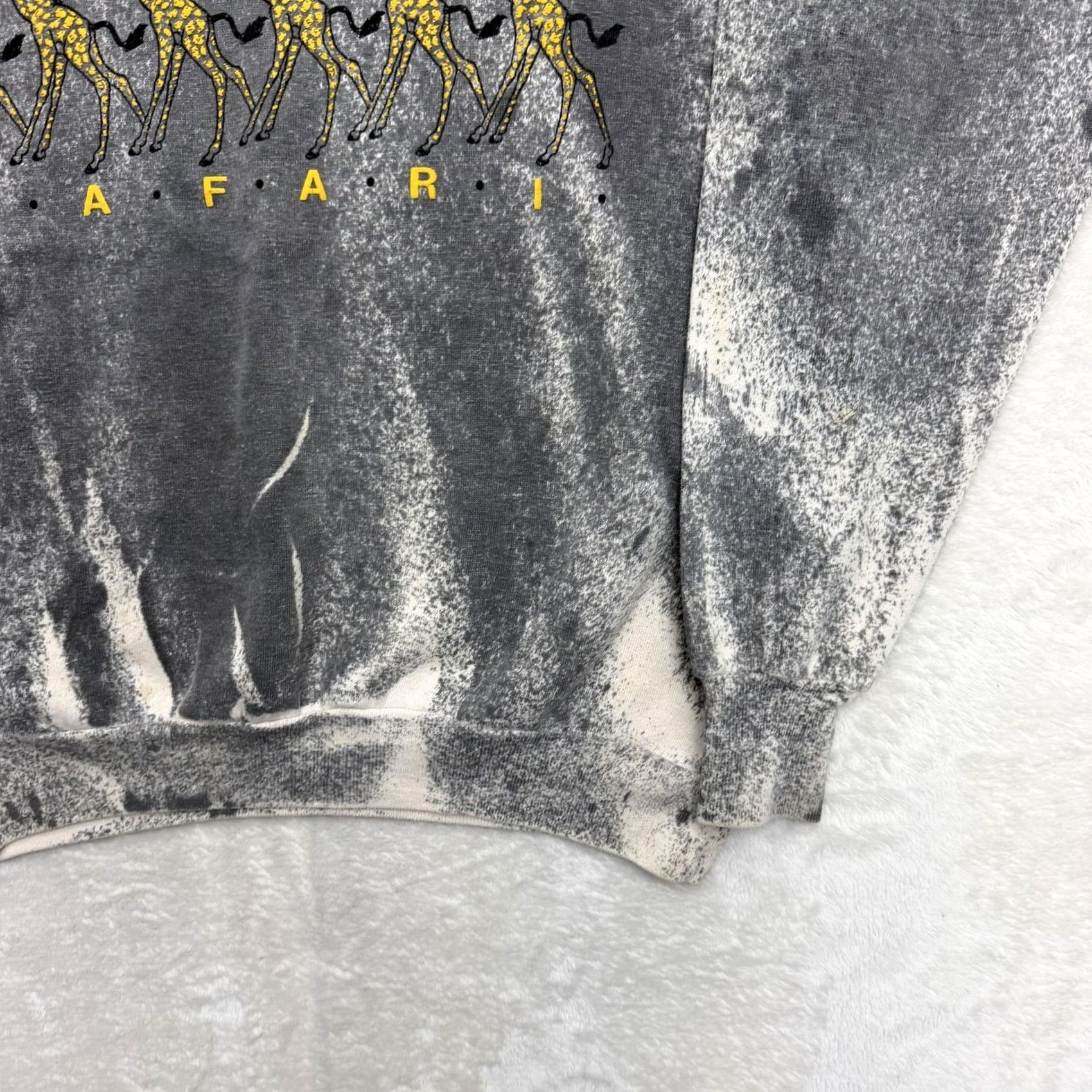 Vintage VINTAGE Healthknit Sweatshirt Giraffe Graphic Fleece Mens XL Gray Crew Neck Pullover Sweatshirt Size US XL / EU 56 / 4 - 5 Thumbnail