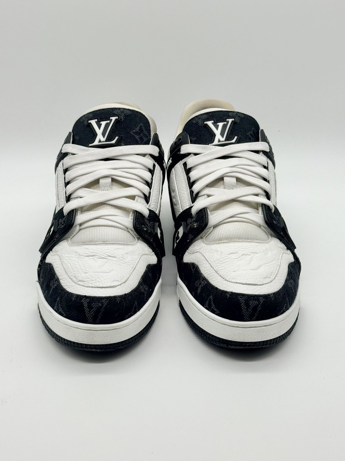 Louis Vuitton Size 11.5 - Louis Vuitton Trainer Low Black Size US 11.5 / EU 44-45 - 4 Thumbnail