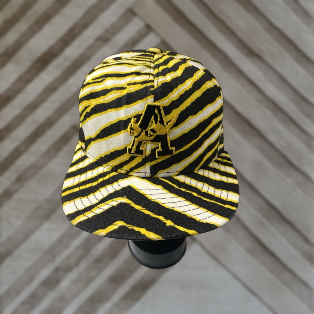 Vintage VINTAGE Army Westpoint Knights Zubaz AJD Snapback Hat Cap | Adjustable | Black & Yellow | Men | Snapback | Army Theme Size ONE SIZE - 1 Thumbnail