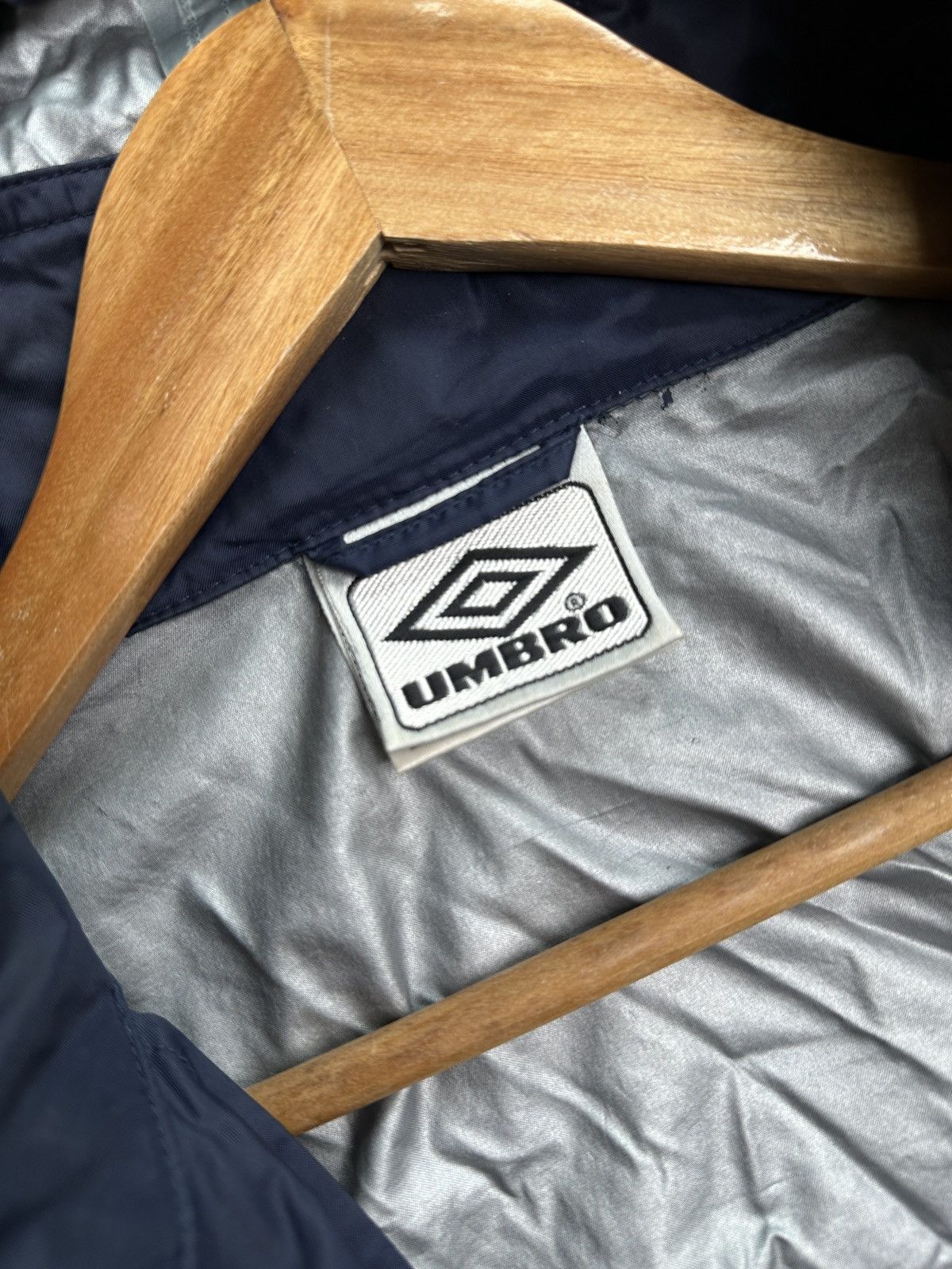 Umbro Vintage UMBRO Big Logo Soccer Navy Jacket Men’s size M Size US M / EU 48-50 / 2 - 9 Thumbnail