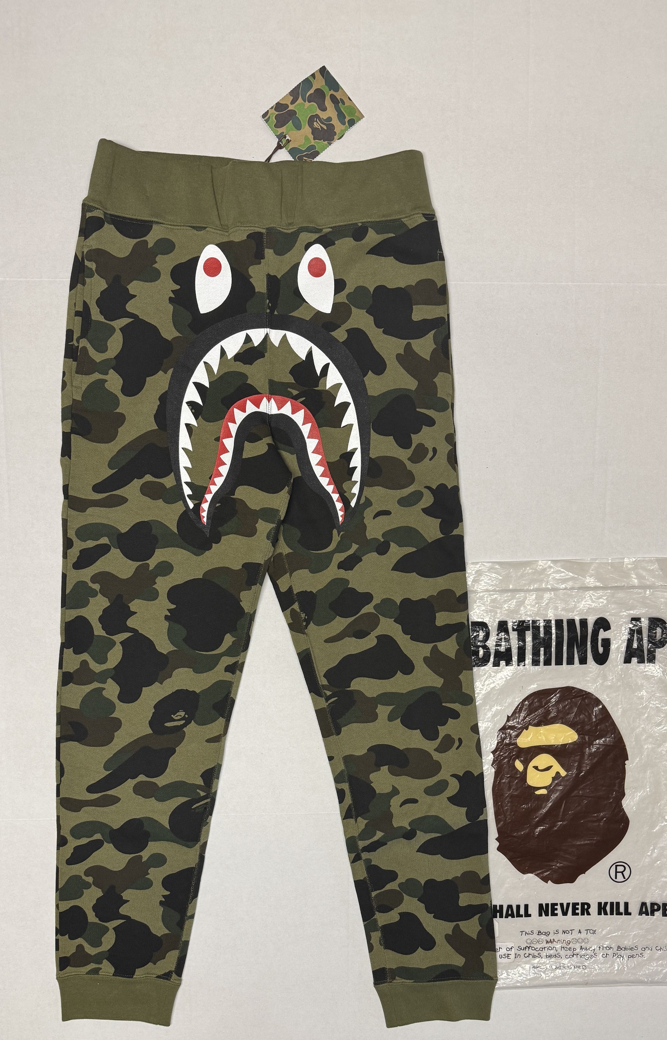 Bape BAPE 1st Camo Shark Slim Sweat Pants Size US 30 / EU 46 - 1 Thumbnail