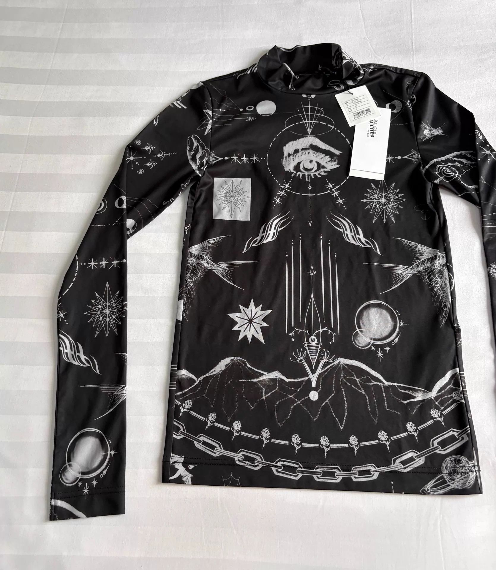 Jean Paul Gaultier Jean Paul Gaultier Sacai Tattoo Print Fitted Top 1 NWT Size S / US 4 / IT 40 - 5 Thumbnail