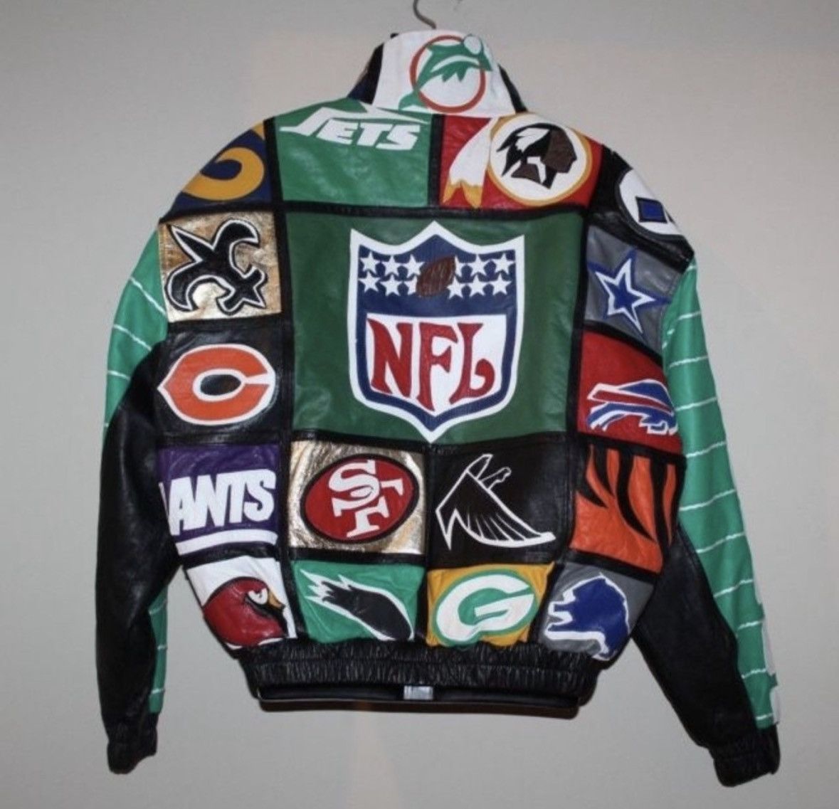 NFL 💎ViNTaGe💎 ReVi NFL 🏈 LeaTHeR BoMBeR 💣 🧥 Size US M / EU 48-50 / 2 - 4 Thumbnail