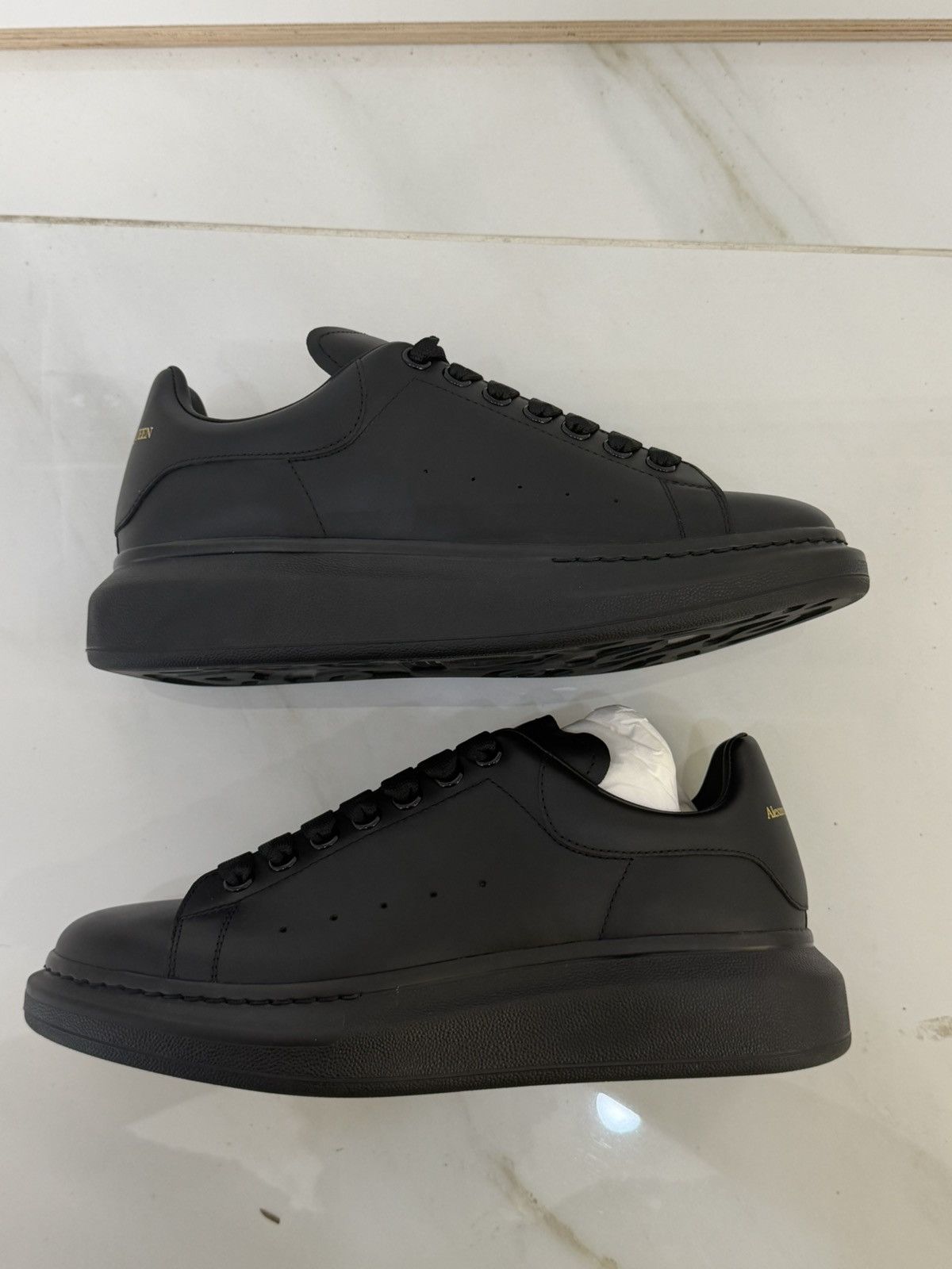 Alexander McQueen Alexander McQueen Oversized Triple Black Leather Size 41 Size US 8 / EU 41 - 2 Thumbnail