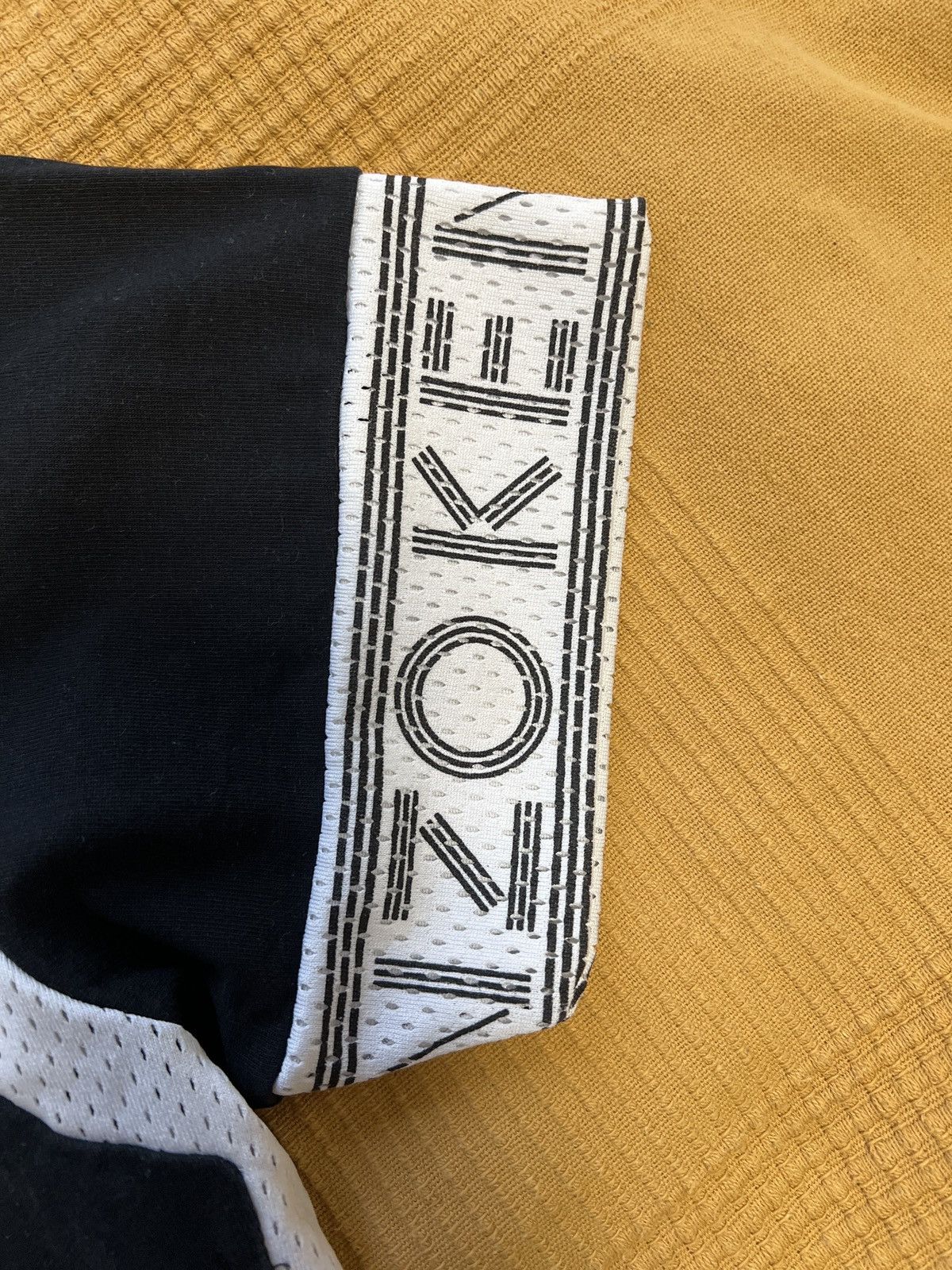 Kenzo Kenzo Black and White Mix Mesh Boxy Crop T-Shirt Size XS / US 0-2 / IT 36-38 - 6 Thumbnail