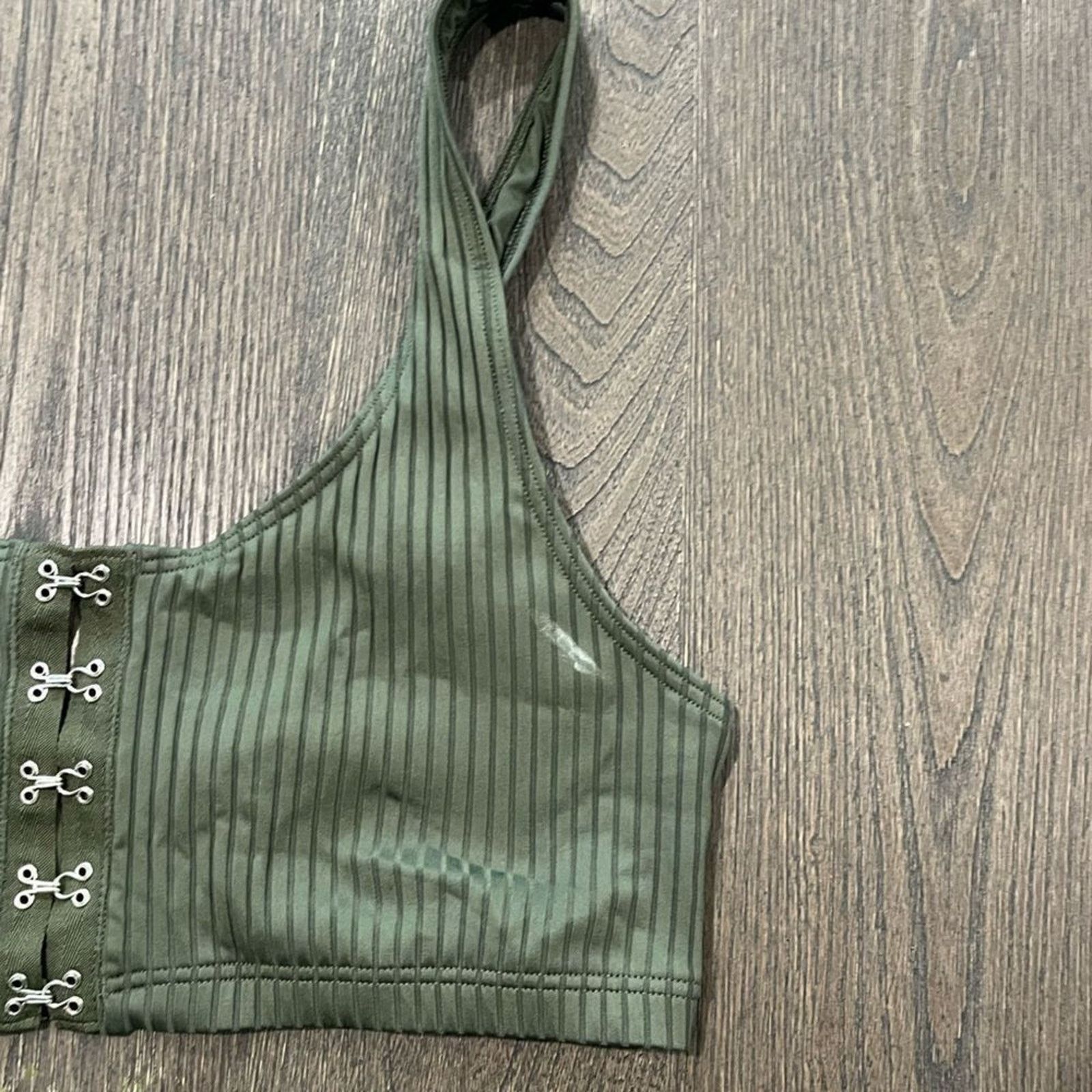 Victoria's Secret Victoria’s Secret Green Ribbed Hook Crop Top - Size L Size L / US 10 / IT 46 - 2 Thumbnail