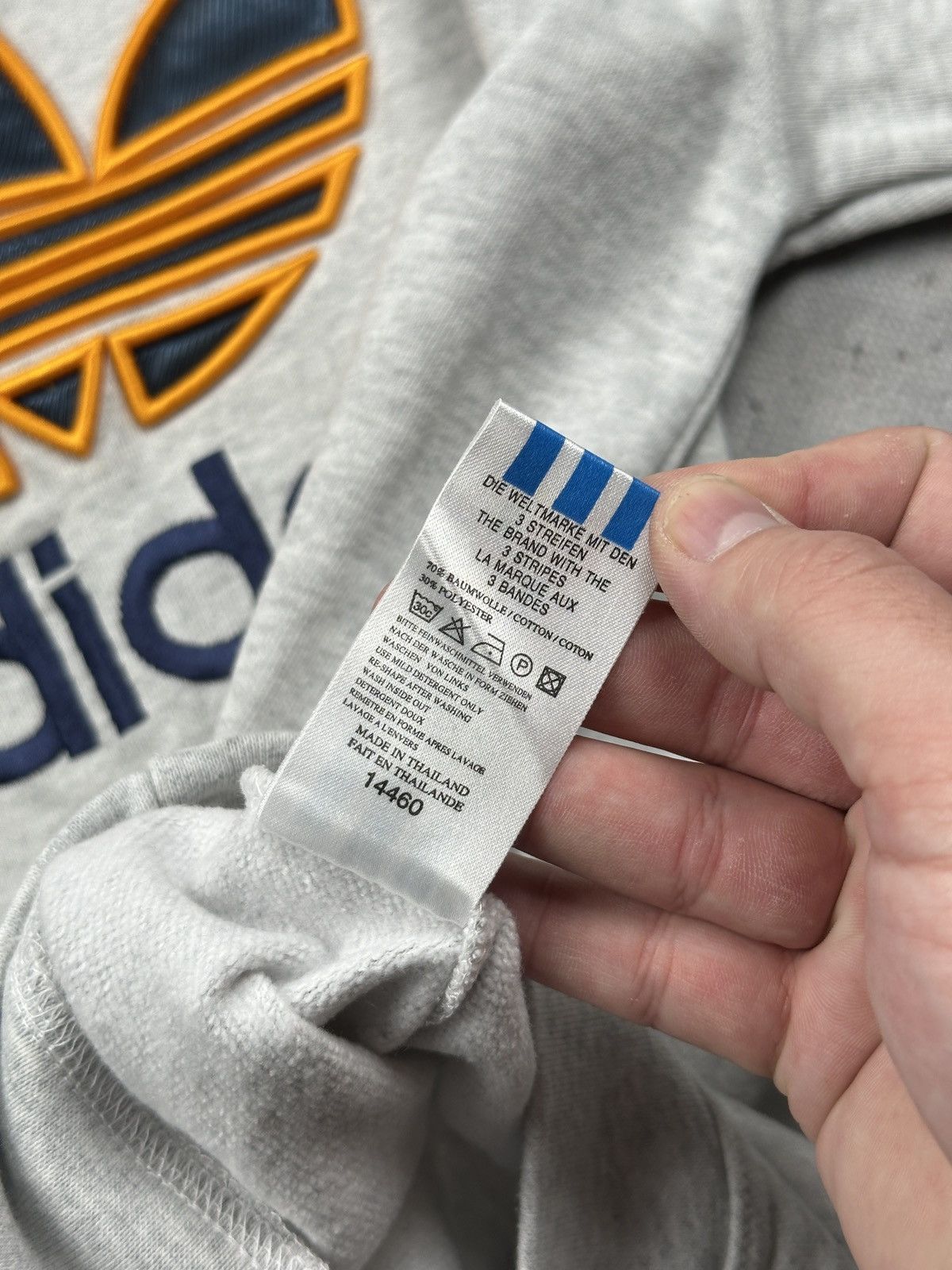 Adidas Vintage Adidas 80s Originals Big Trefoil Sweatshirt Grey 90s Size US S / EU 44-46 / 1 - 10 Thumbnail