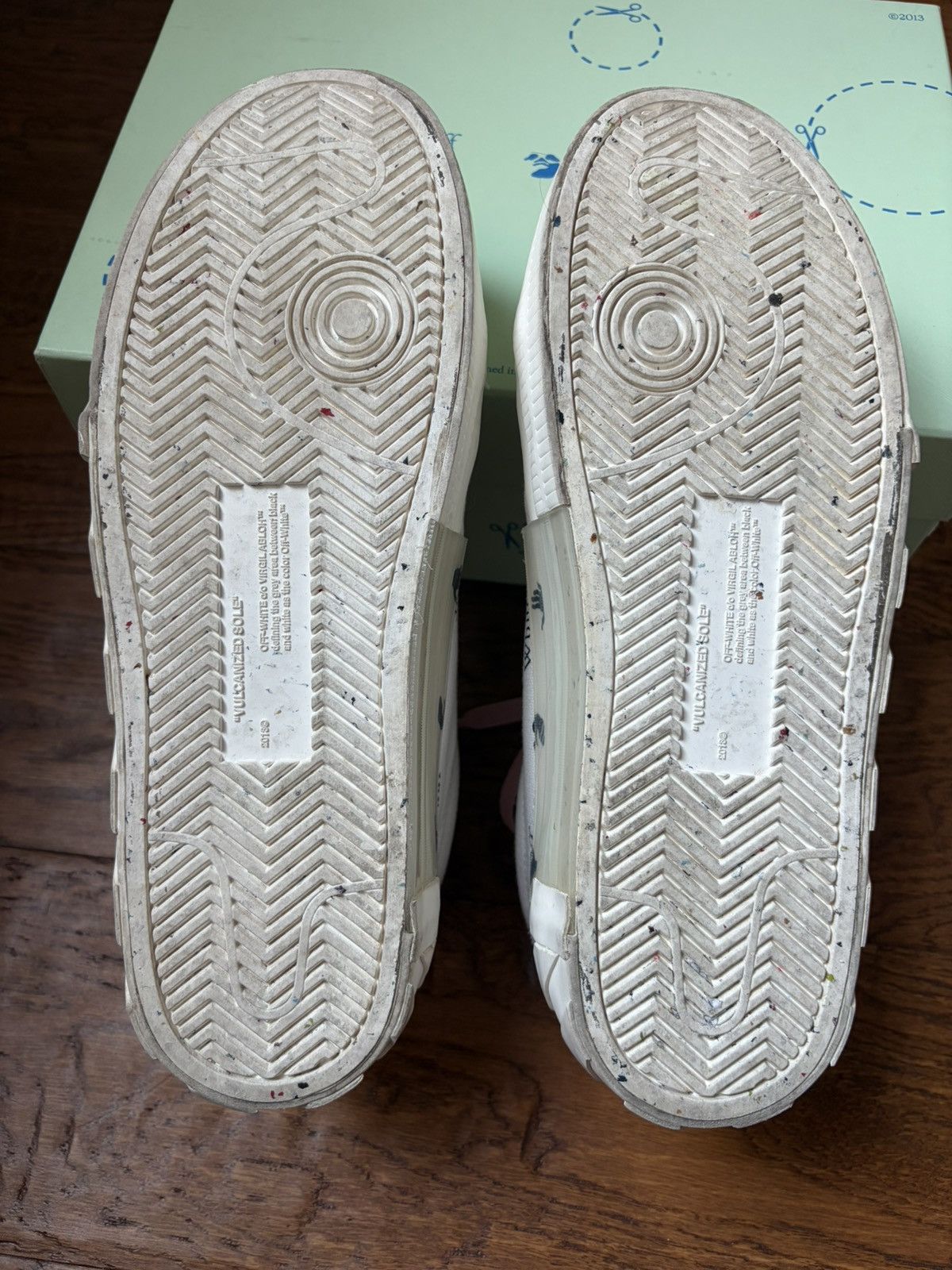 Off-White Off-White Volcanized Low White Pink Size US 8 / EU 41 - 8 Thumbnail