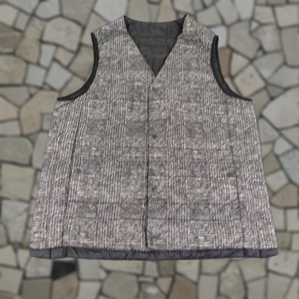 Vintage VINTAGE Olzen Vest Mens Medium Gray Plaid Quilted Puffer Snap Up Lightweight Insulated Size US M / EU 48-50 / 2 - 1 Thumbnail