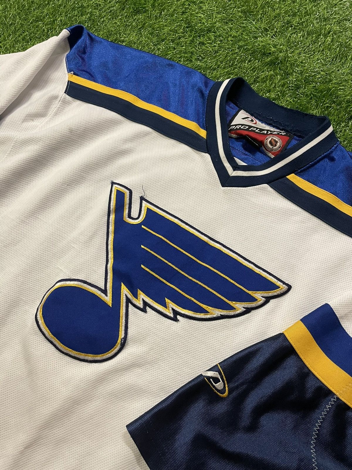 NHL × Pro Player × Vintage Vintage Pro Player NHL St Louis Blues Jersey Size Medium Size US M / EU 48-50 / 2 - 3 Thumbnail