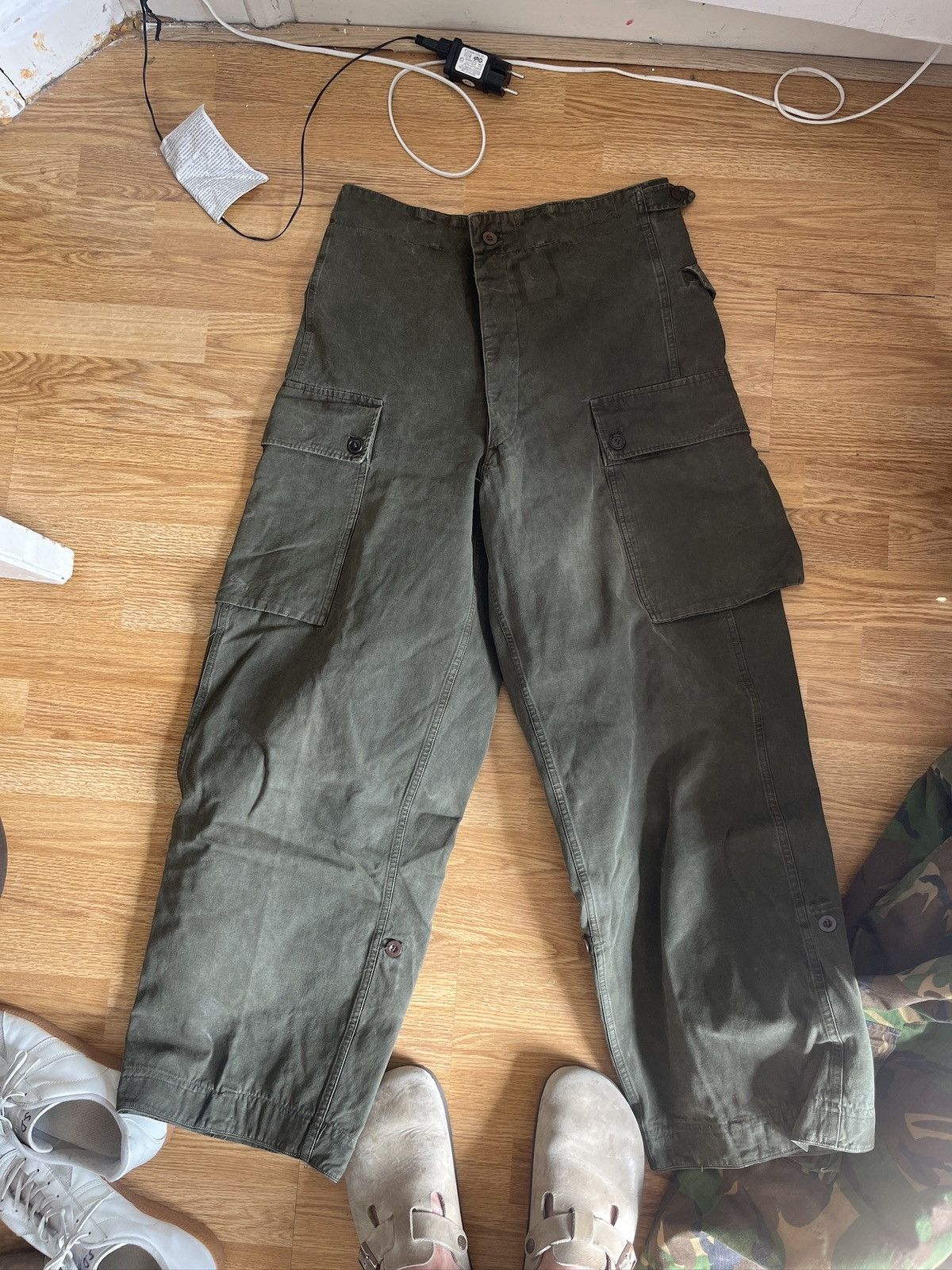 Vintage Dutch army cargo Size US 32 / EU 48 - 1 Thumbnail