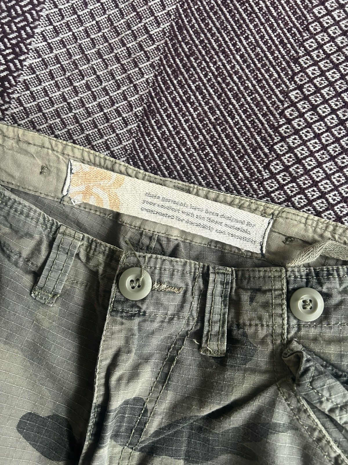 Burton Vintage Cargo Camo Shorts Burton Military Style Streetwear Size US 30 / EU 46 - 4 Thumbnail