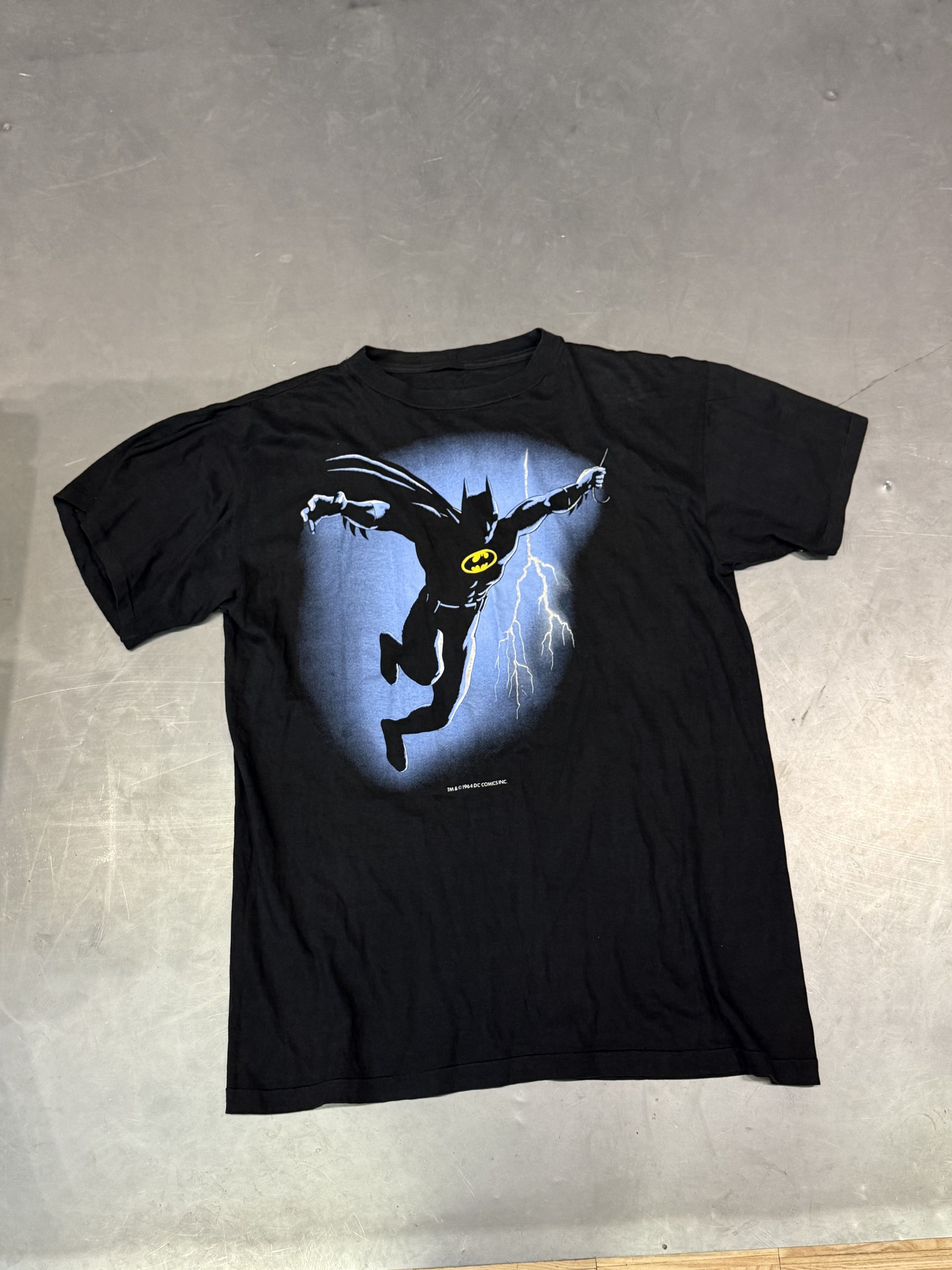 Vintage Vintage 90s single stitch 1964 licenced Batman T-shirt Size US L / EU 52-54 / 3 - 1 Thumbnail