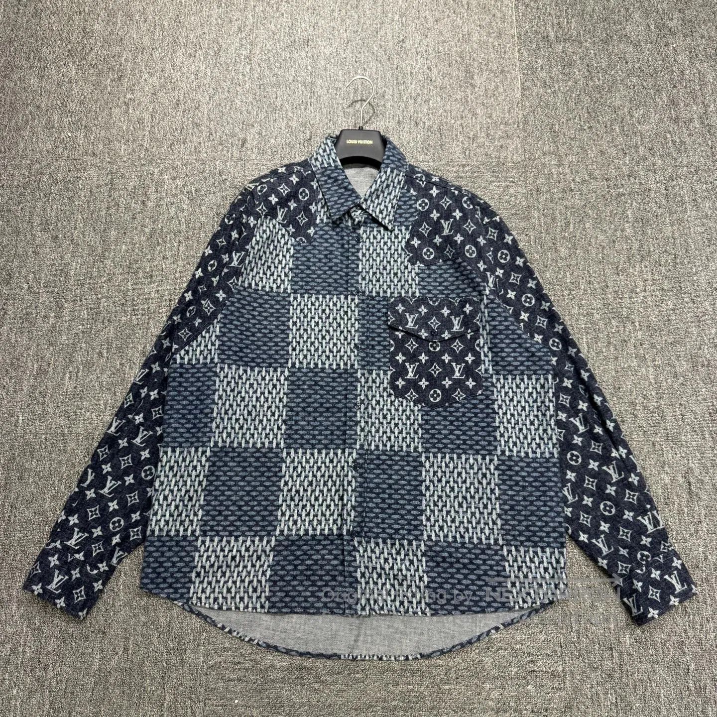 Louis Vuitton Blue Patterned Long Sleeve Button-Up Shirt (L). Size US L / EU 52-54 / 3 - 1 Thumbnail